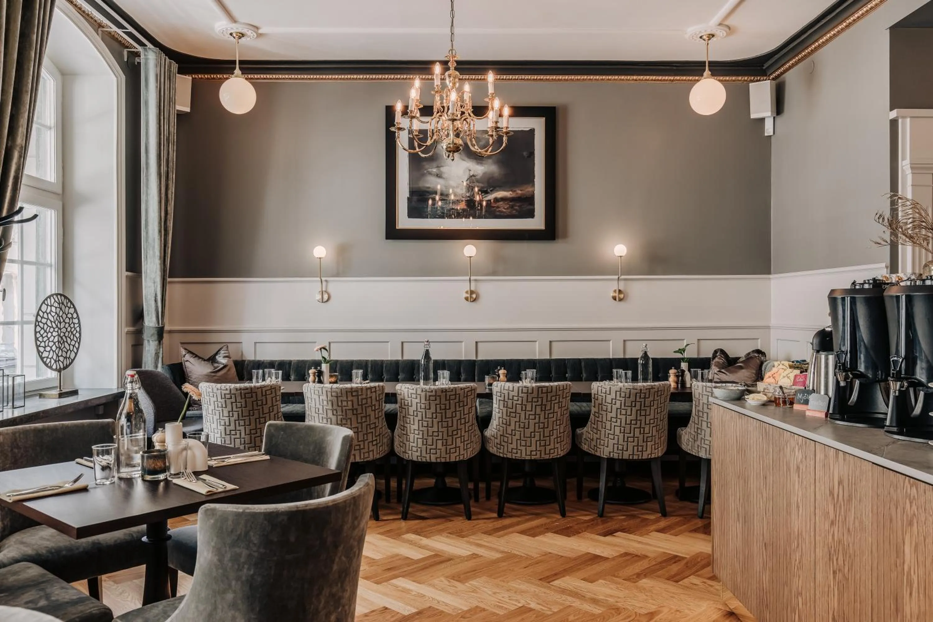 Restaurant/places to eat in Skara Stadshotell