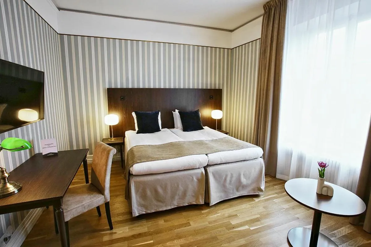 Bed in Skara Stadshotell