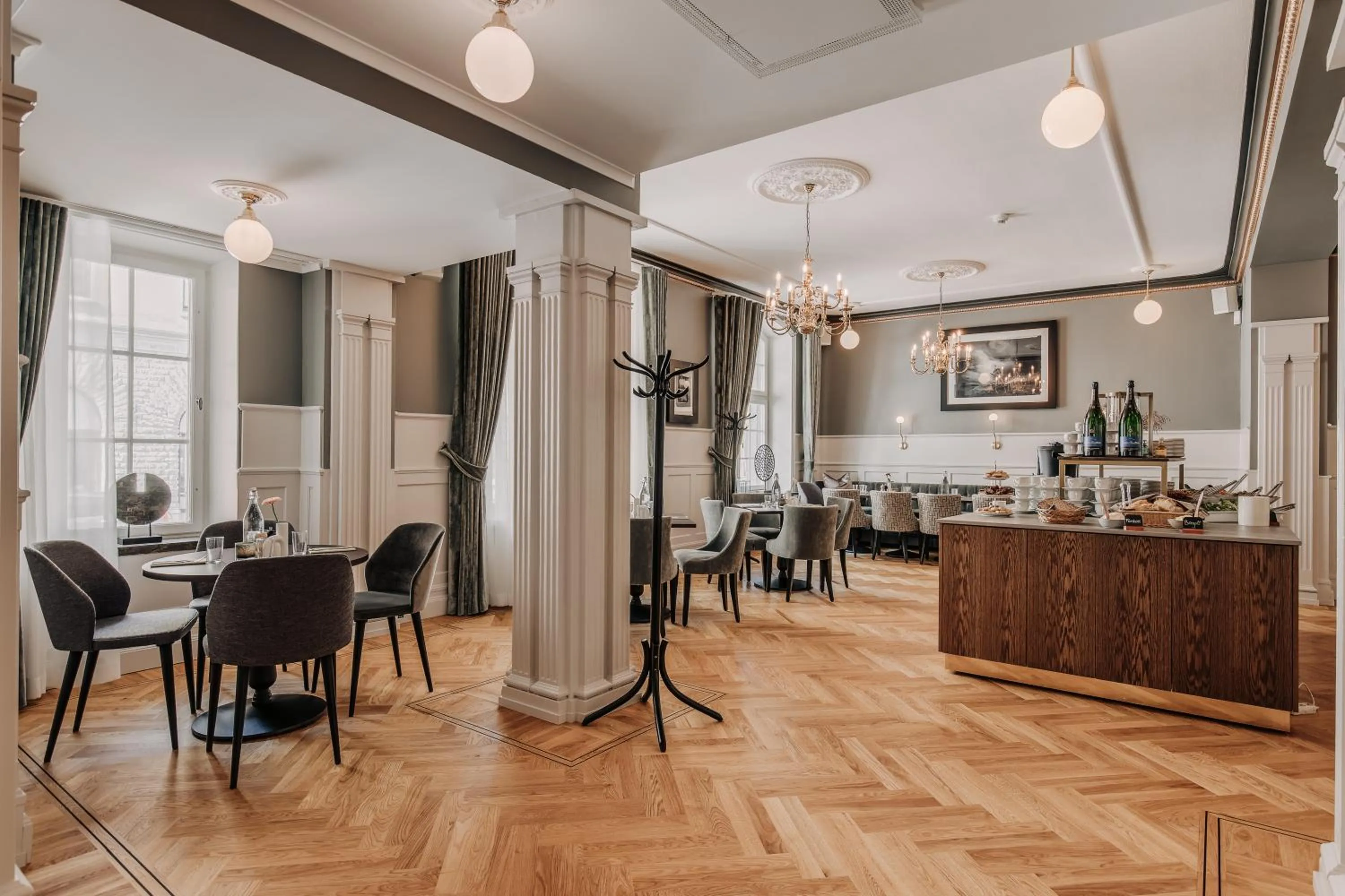 Restaurant/places to eat in Skara Stadshotell