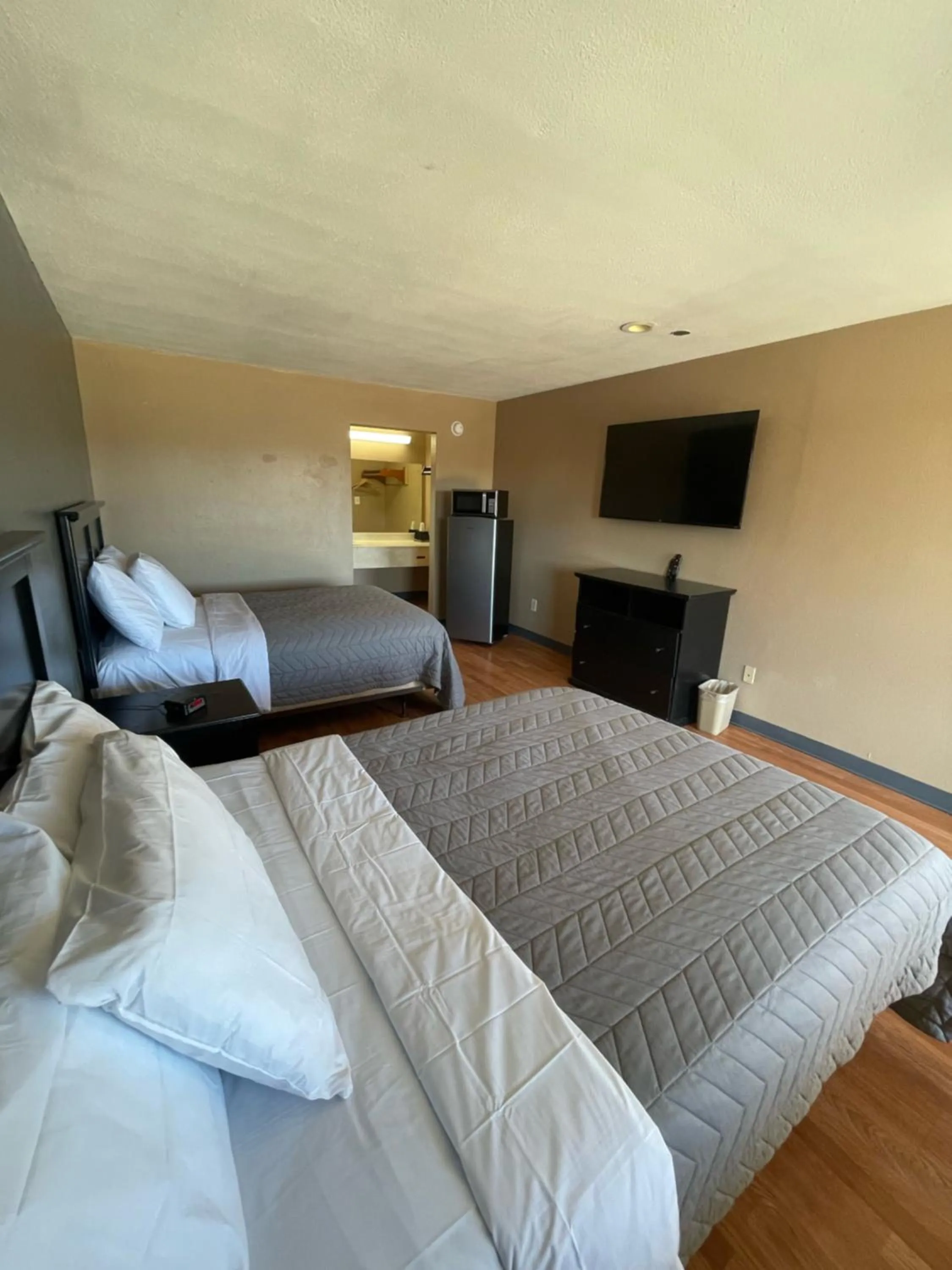 Bed in Best Budget Inn