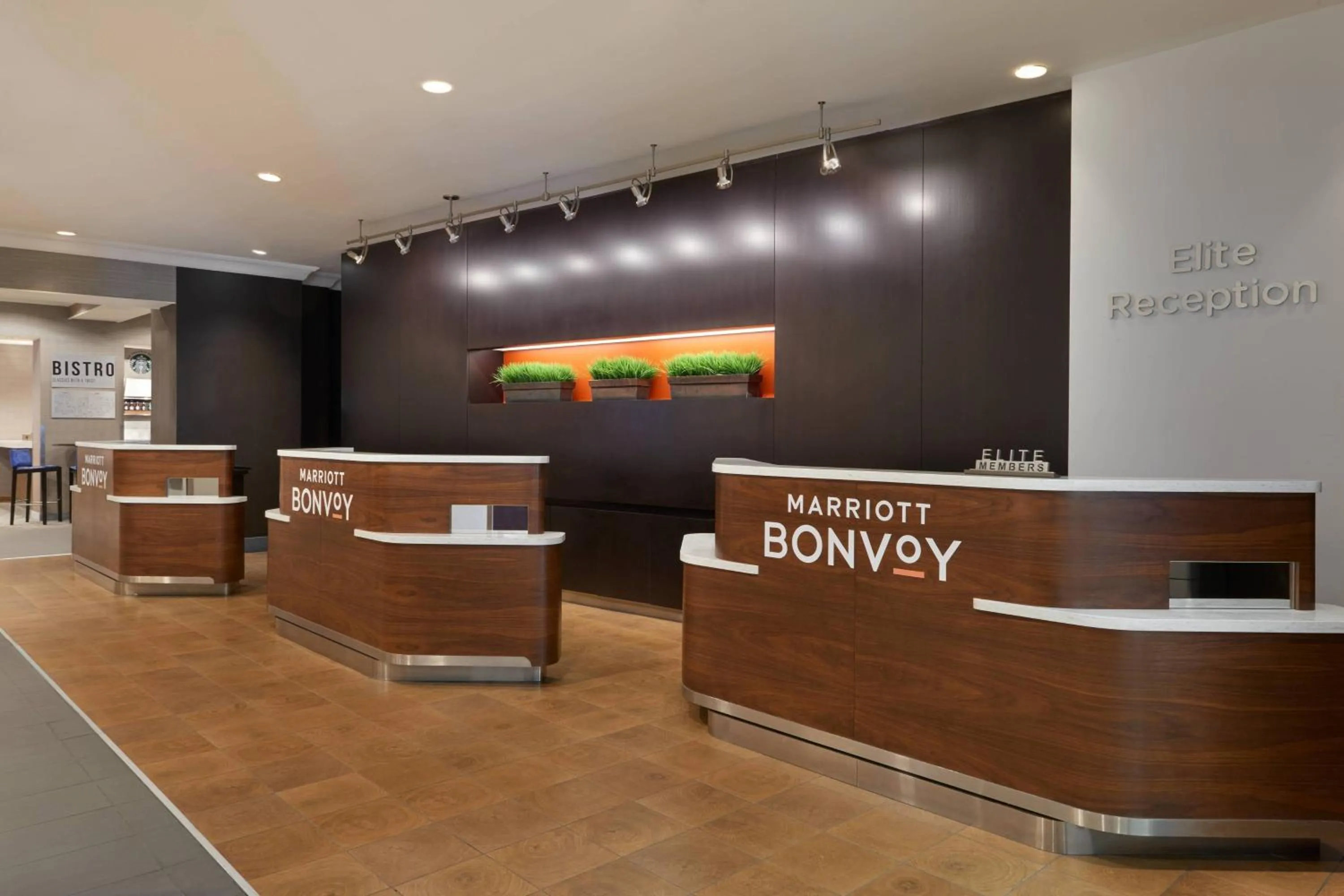 Lobby or reception in Courtyard by Marriott Toronto Downtown