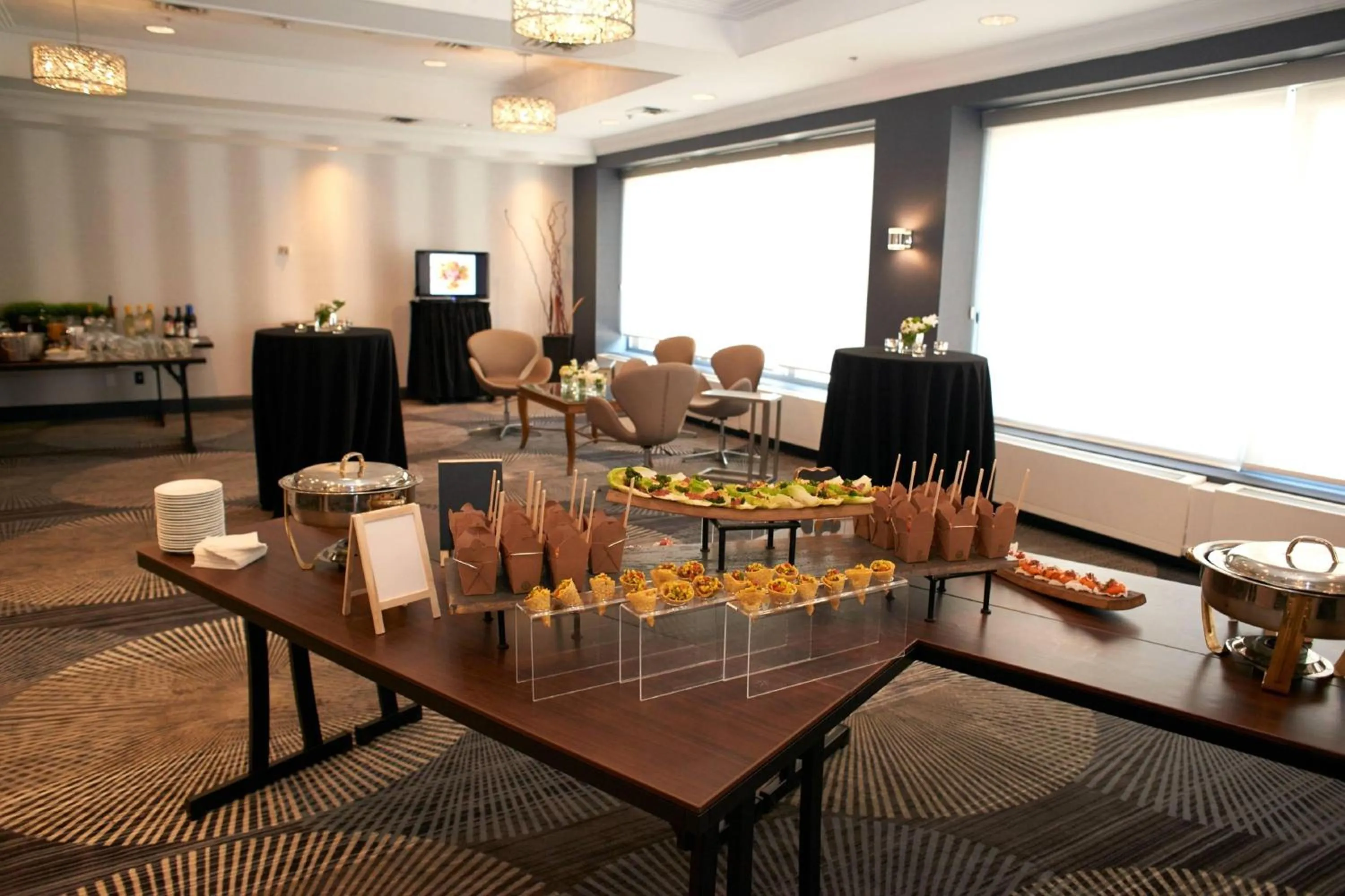 Lobby or reception in Courtyard by Marriott Toronto Downtown