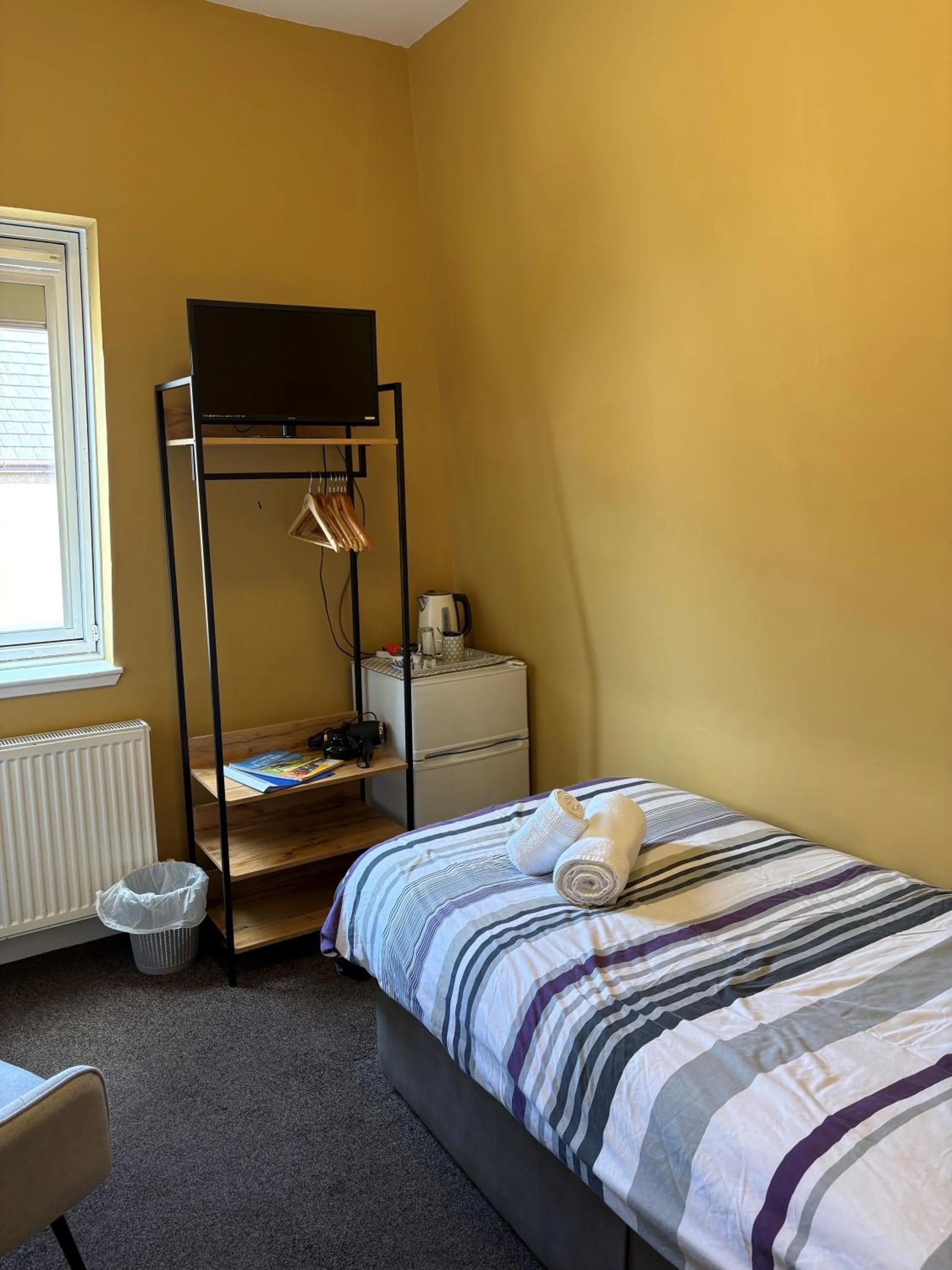 Bedroom, Bed in Winmar