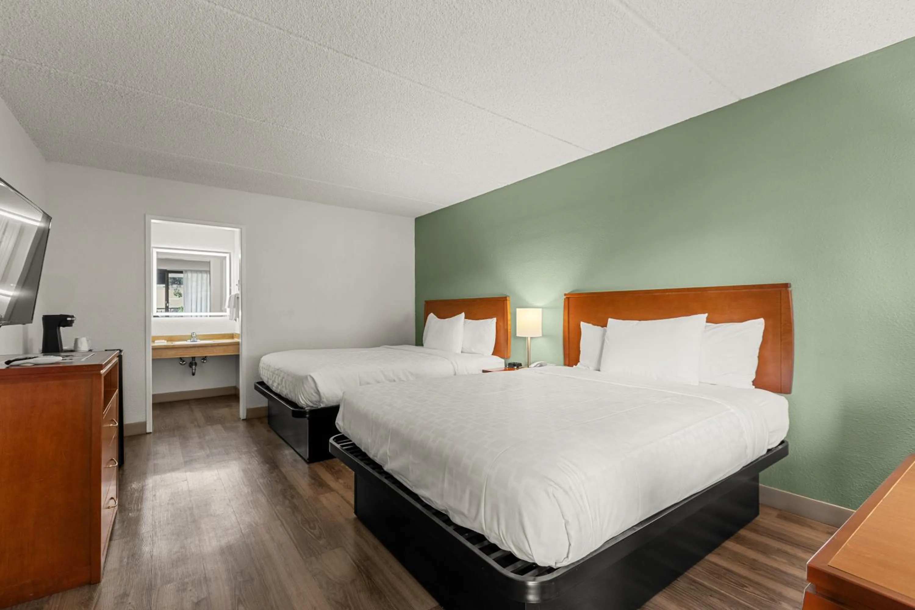 Bed in Vagabond Inn Executive Old Town