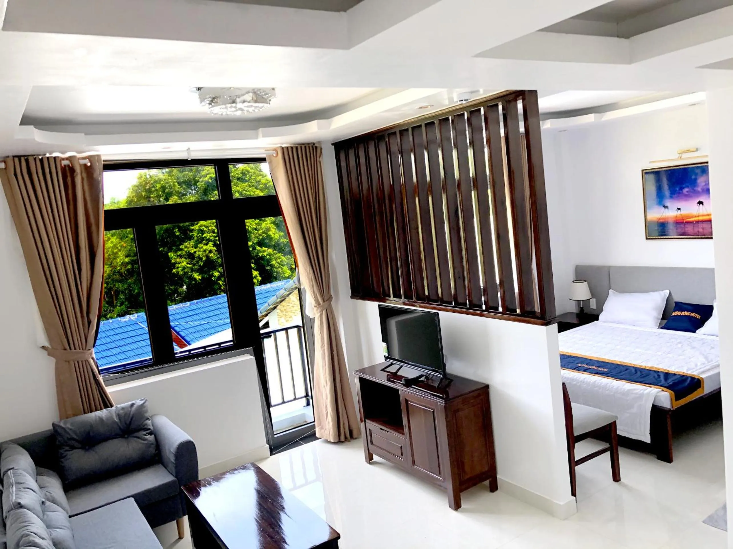 TV and multimedia, Bed in Dương Đông Hotel