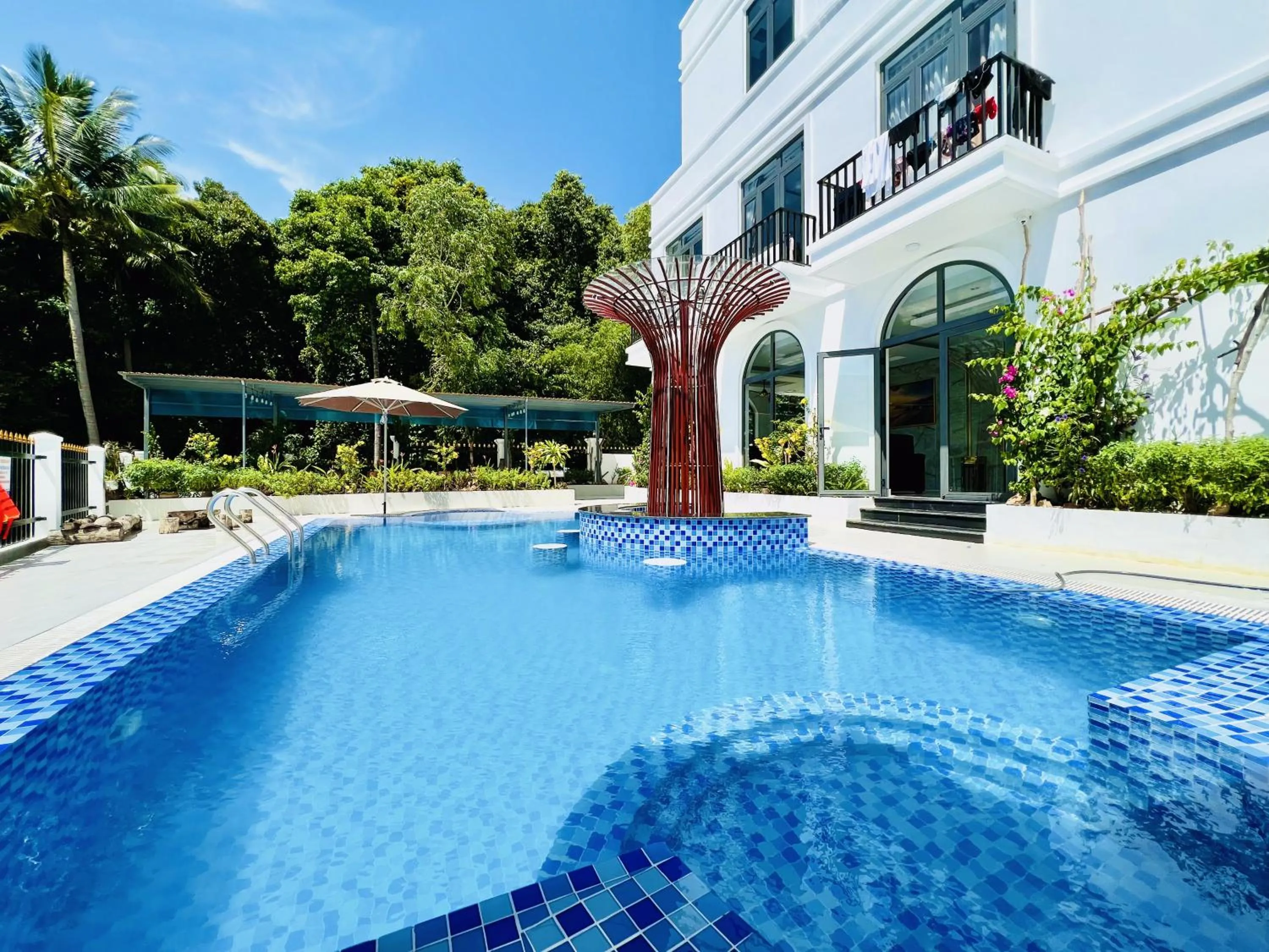 Property building in Dương Đông Hotel