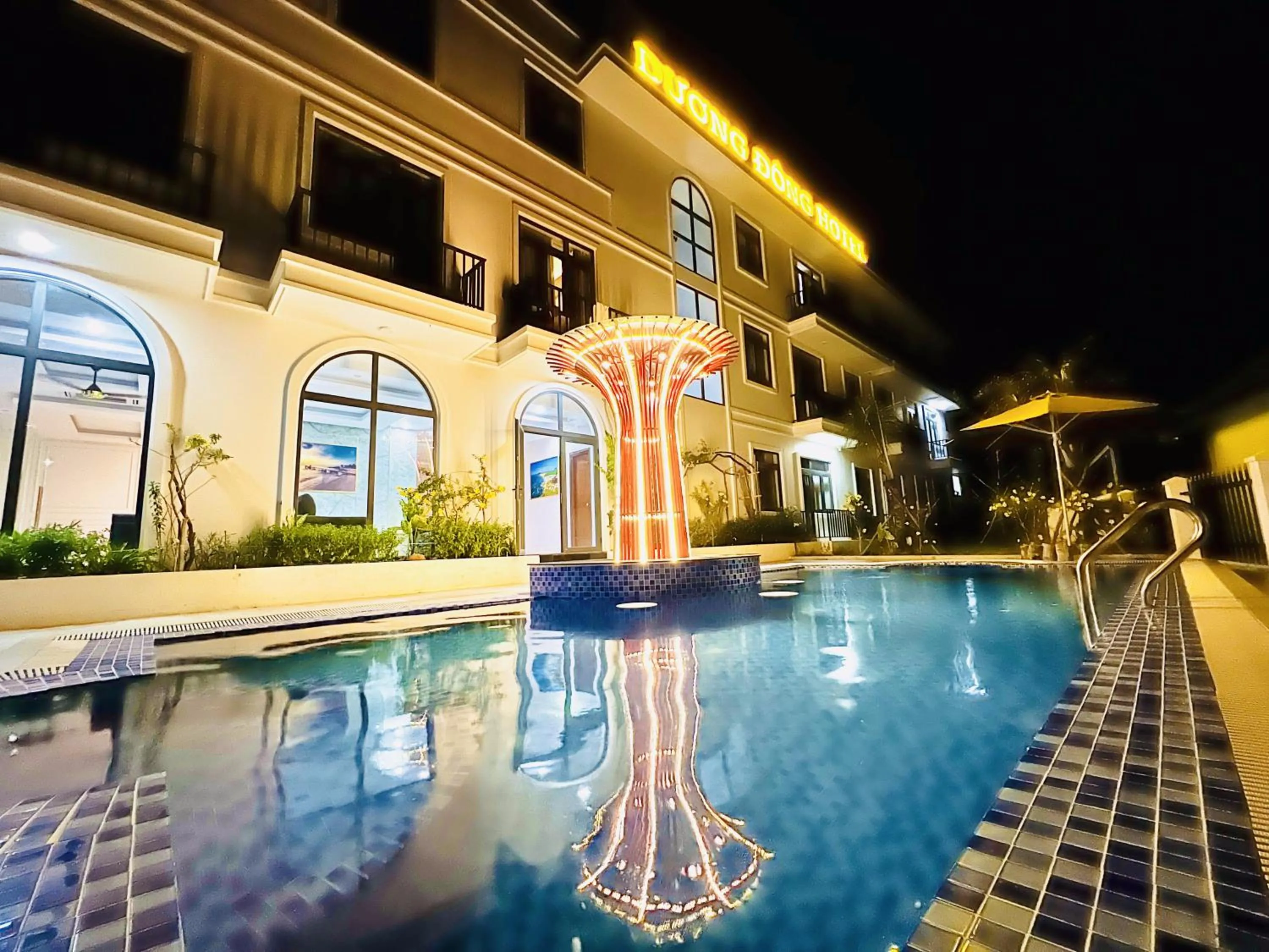 Property building in Dương Đông Hotel