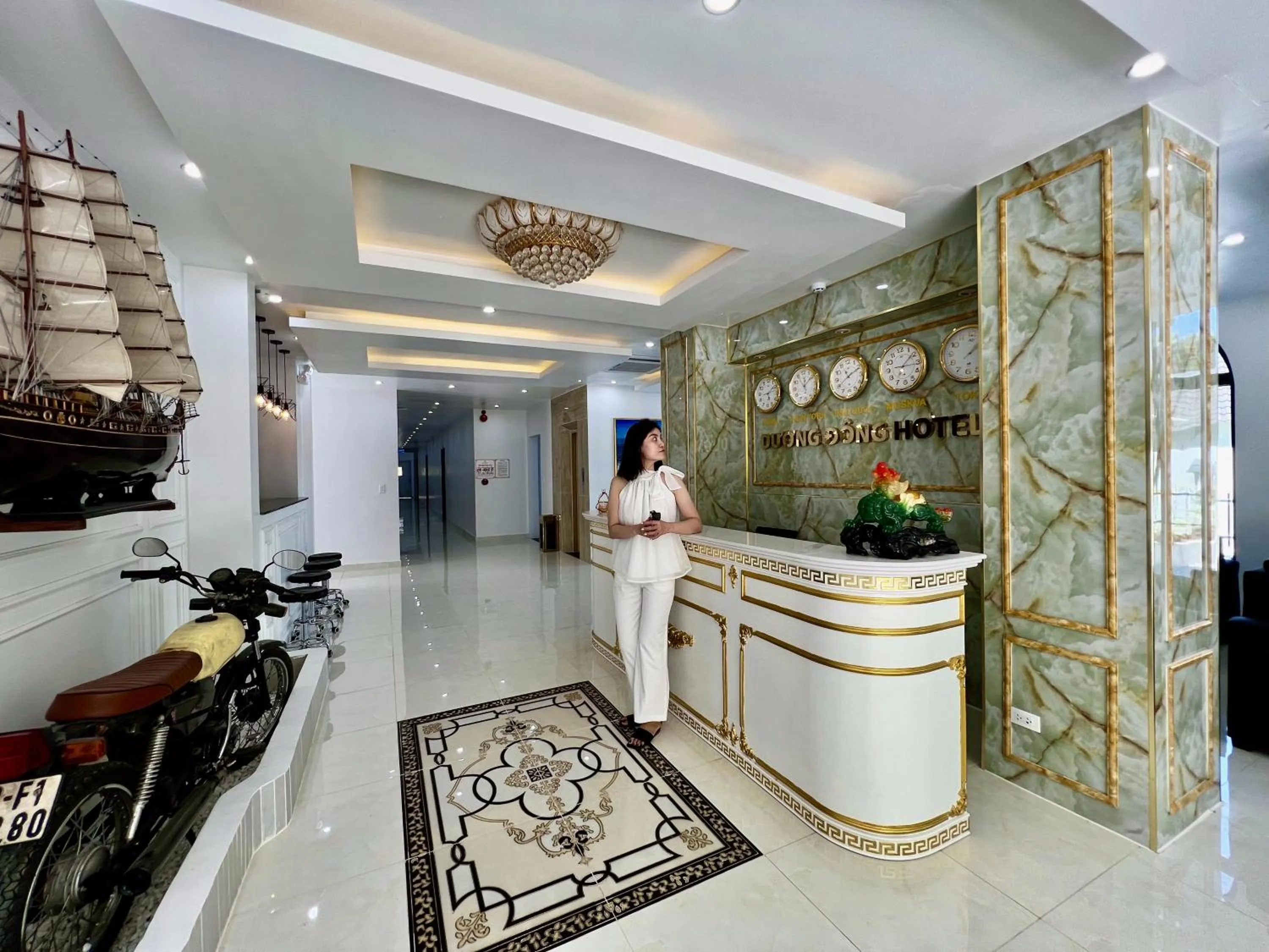 People in Dương Đông Hotel