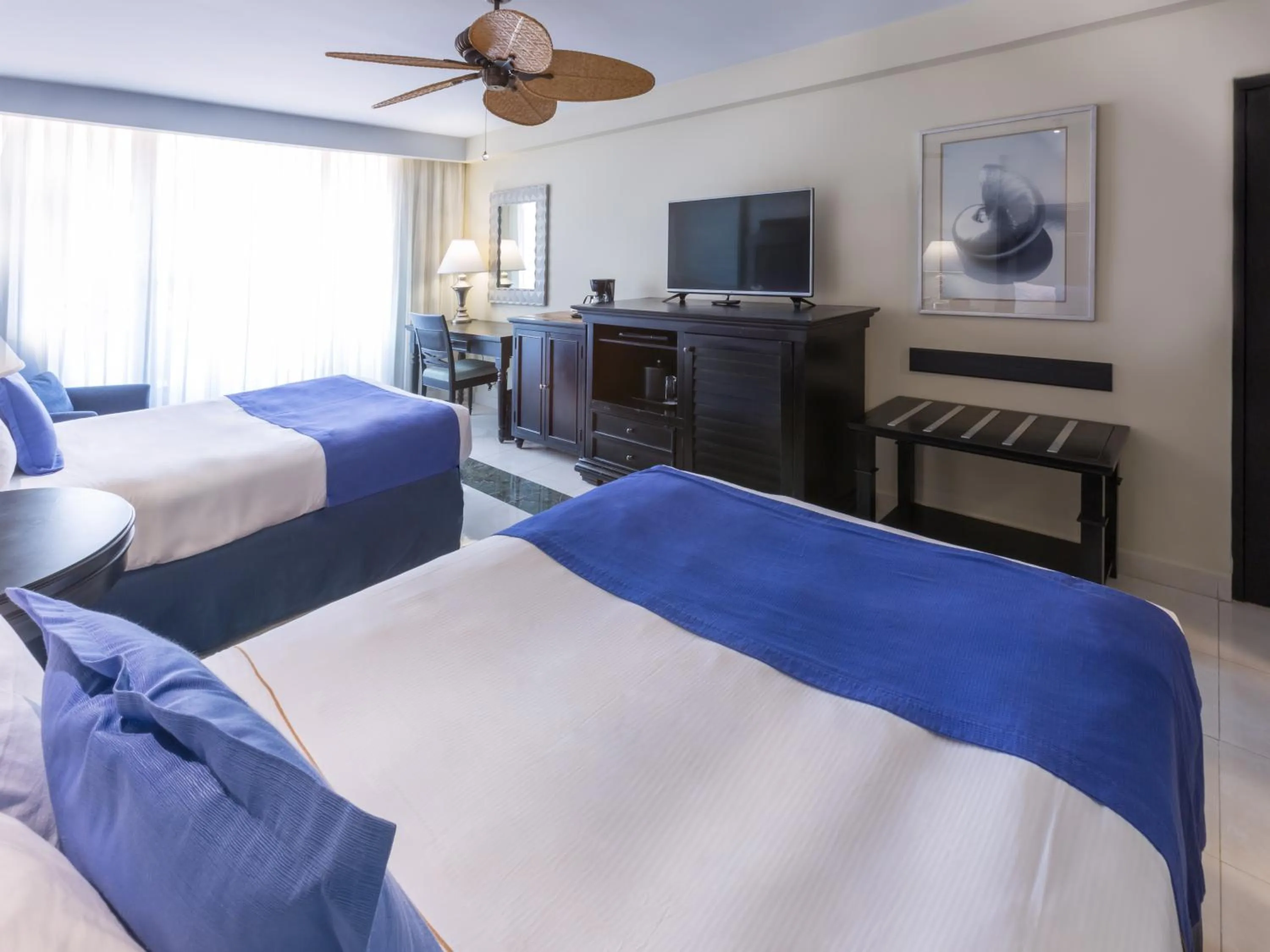 Bedroom, Bed in Barceló Aruba - All Inclusive