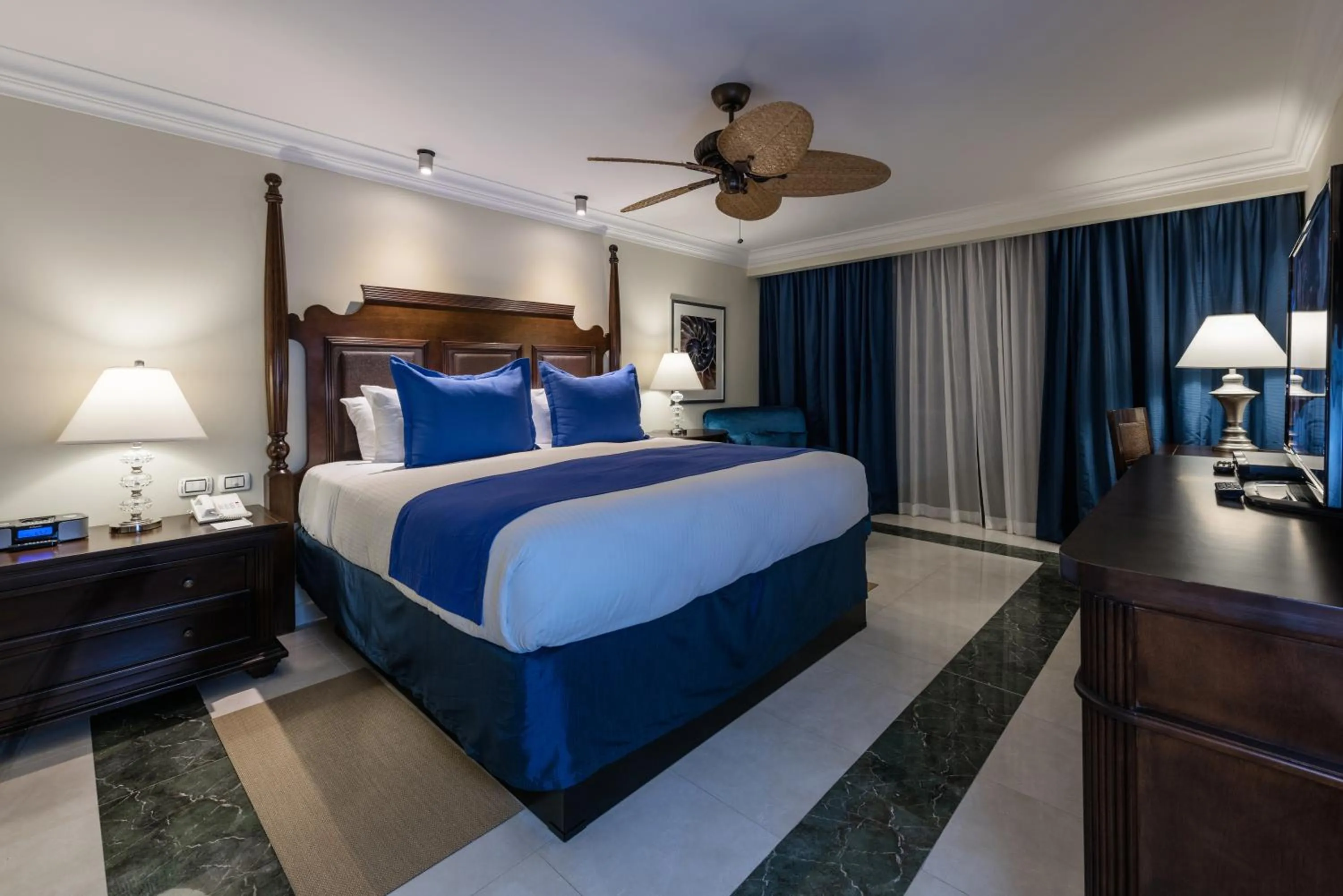 Bedroom, Bed in Barceló Aruba - All Inclusive