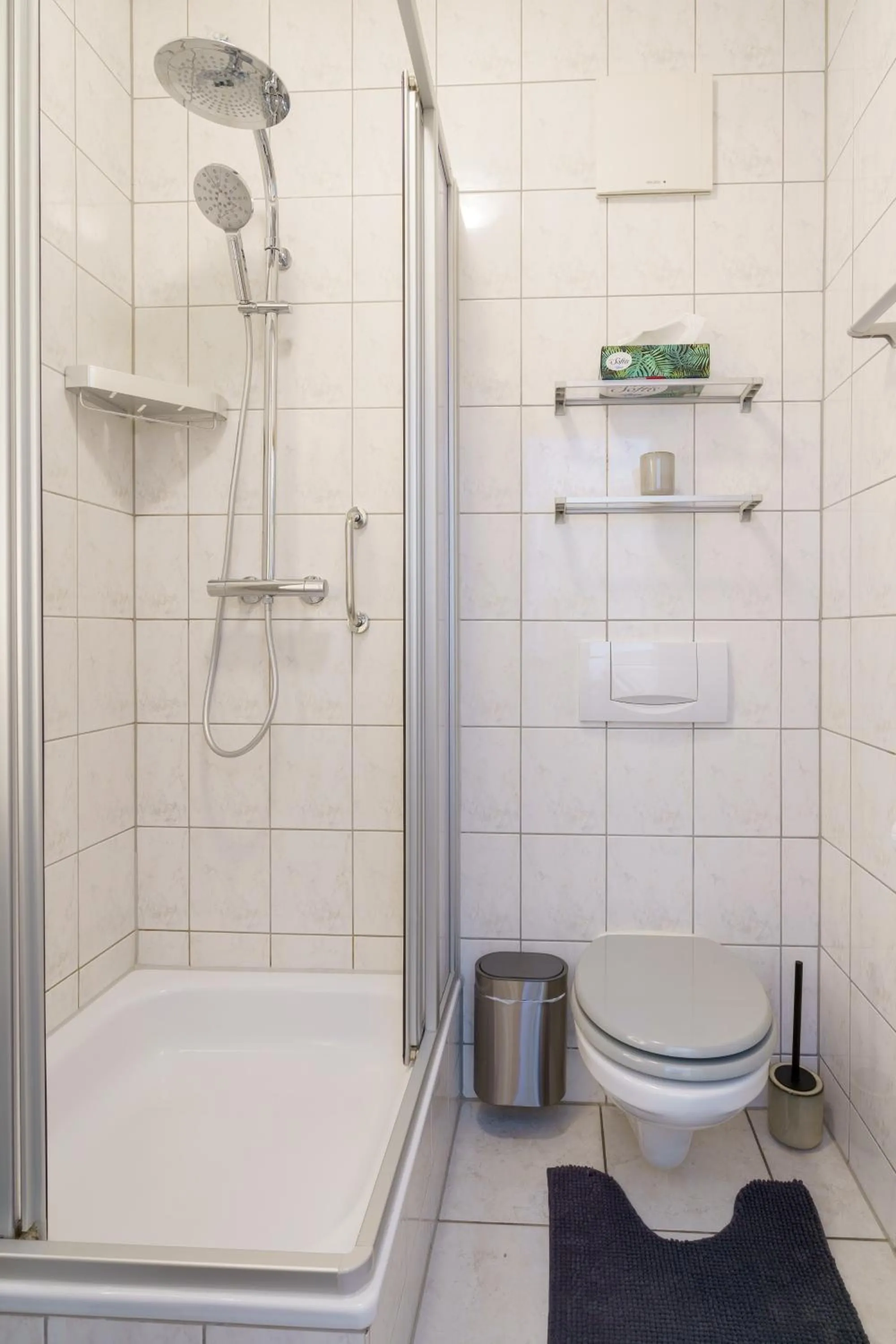 Shower in Kerkermeister Pension