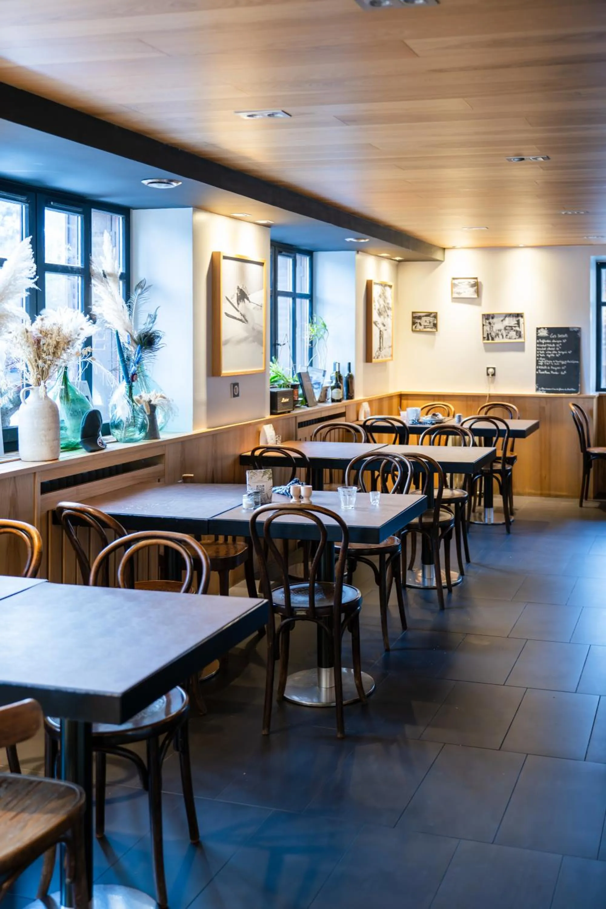 Restaurant/places to eat in La Petite Auberge