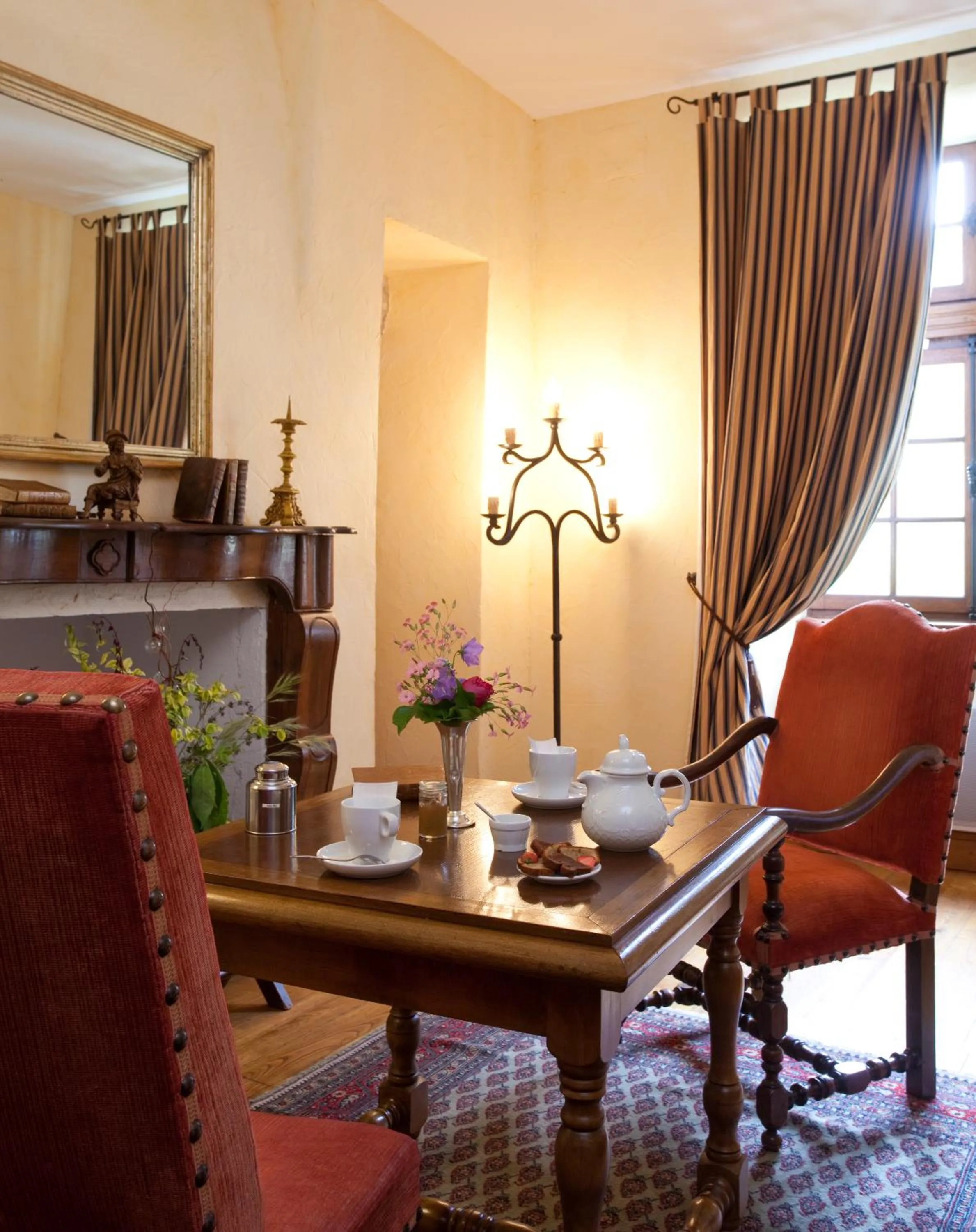 Dining area in Château De La Caze Piscine & Spa - Ste Enimie
