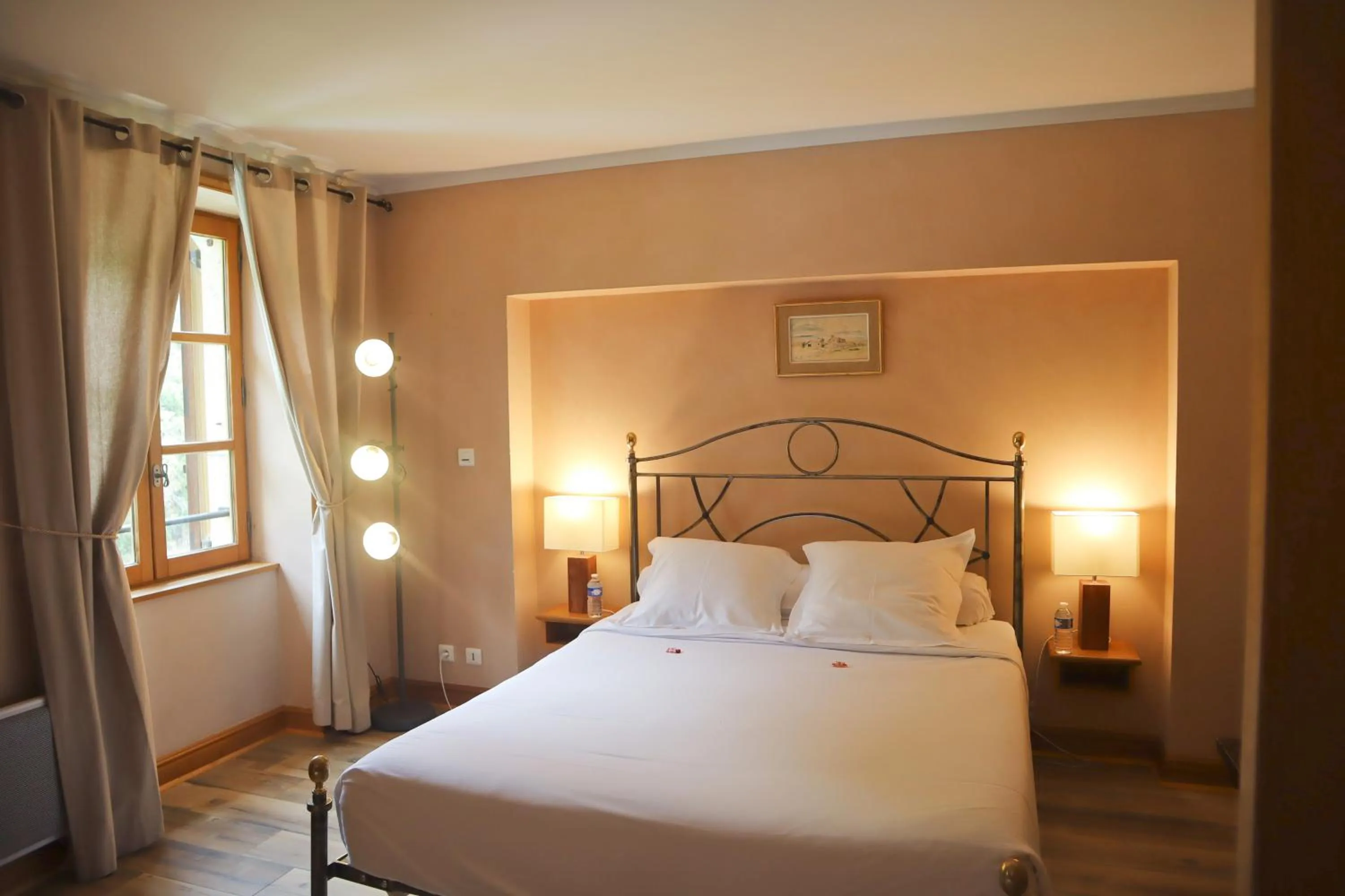 Bedroom, Bed in Château De La Caze Piscine & Spa - Ste Enimie