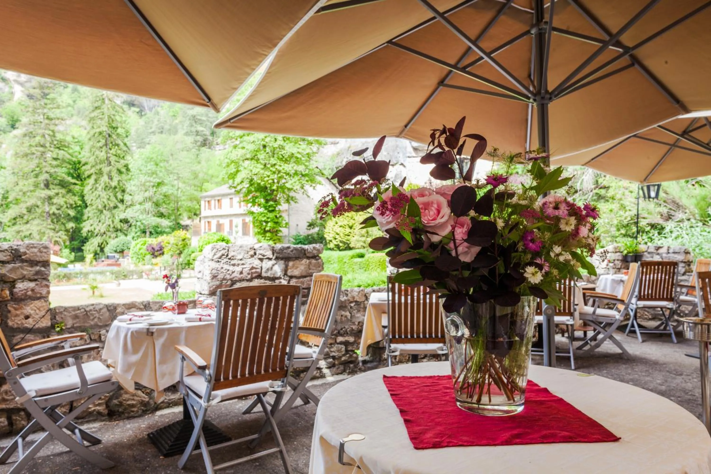 Patio in Château De La Caze Piscine & Spa - Ste Enimie