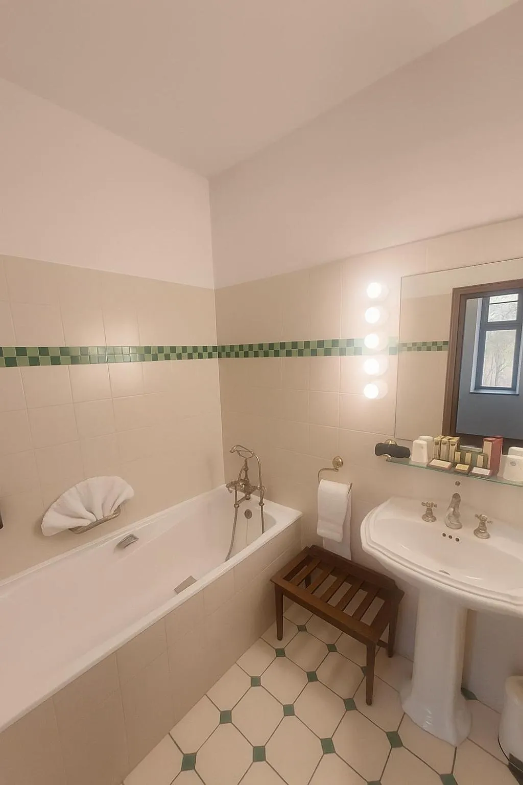 Bathroom in Château De La Caze Piscine & Spa - Ste Enimie