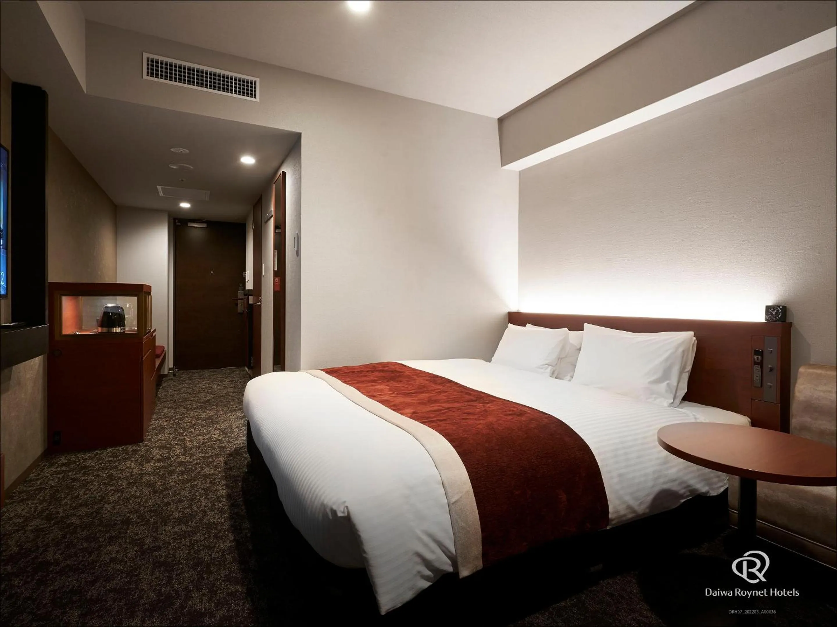 Bed in Daiwa Roynet Hotel Kumamoto Ginzadori PREMIER - former Daiwa Roynet Hotel Kumamoto Ginzadori