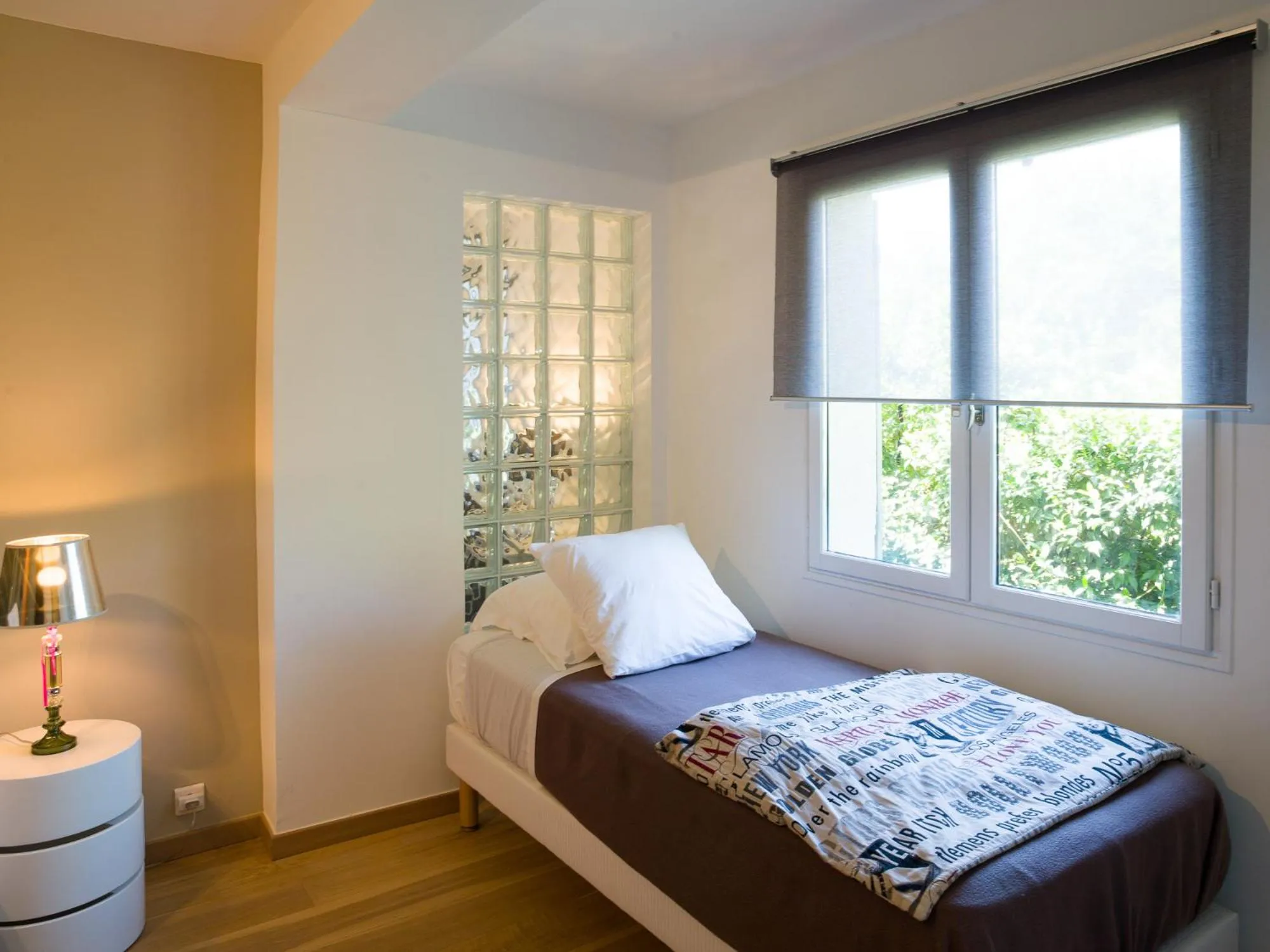 Bed in Hôtel l'Amandière