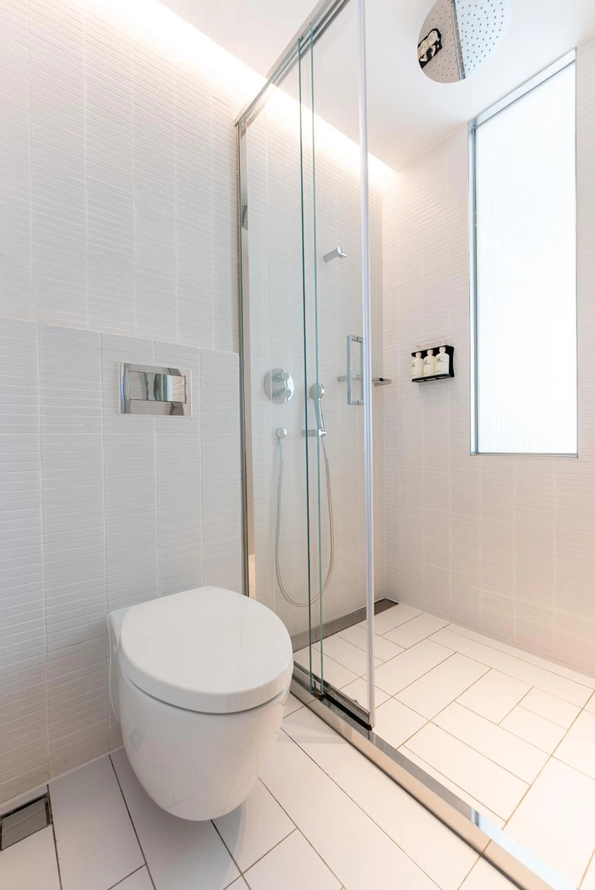 Toilet in The Shàng by Artyzen Qiantan Shanghai