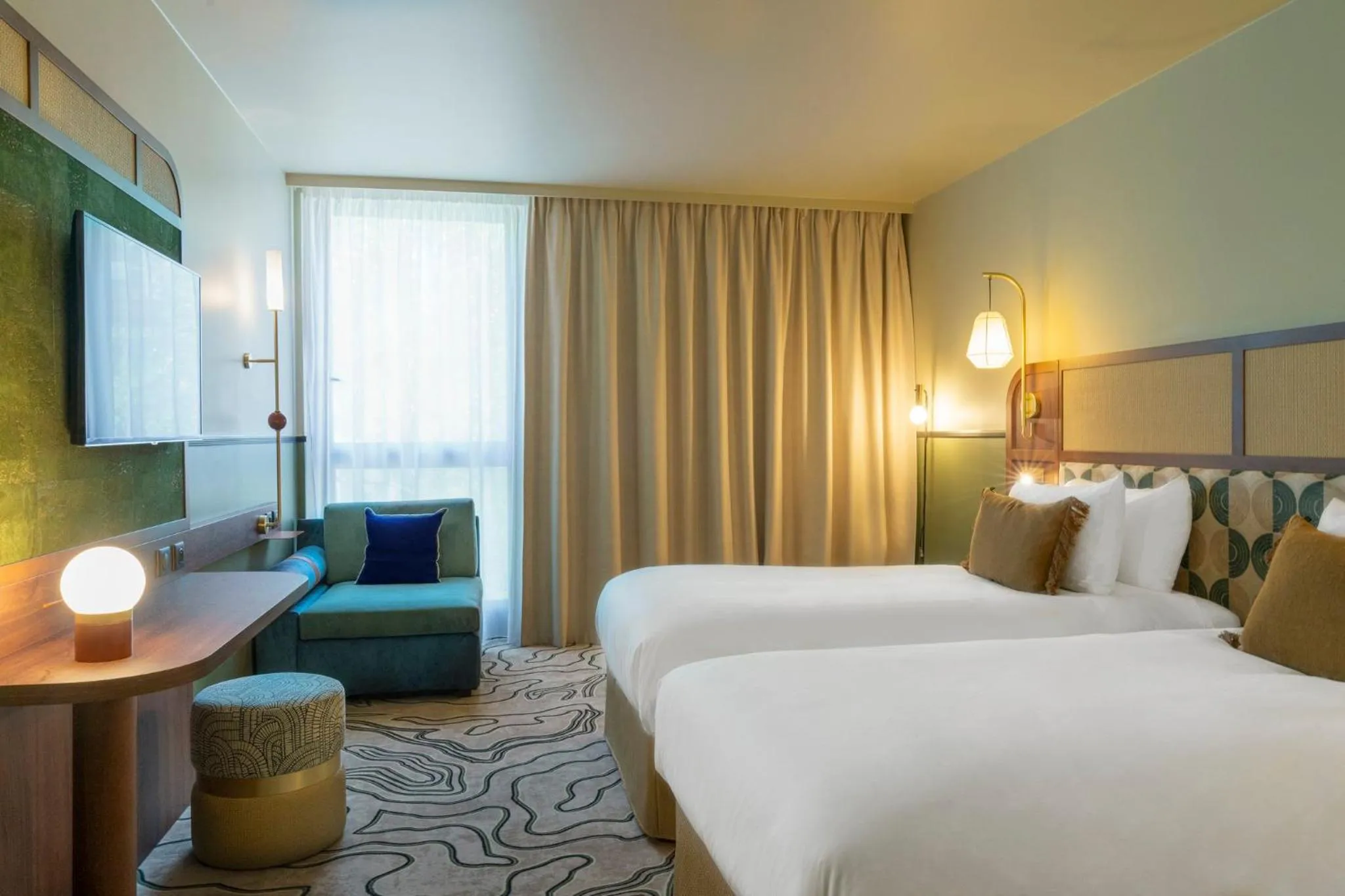 Photo of the whole room, Bed in Voco Paris - Porte de Clichy