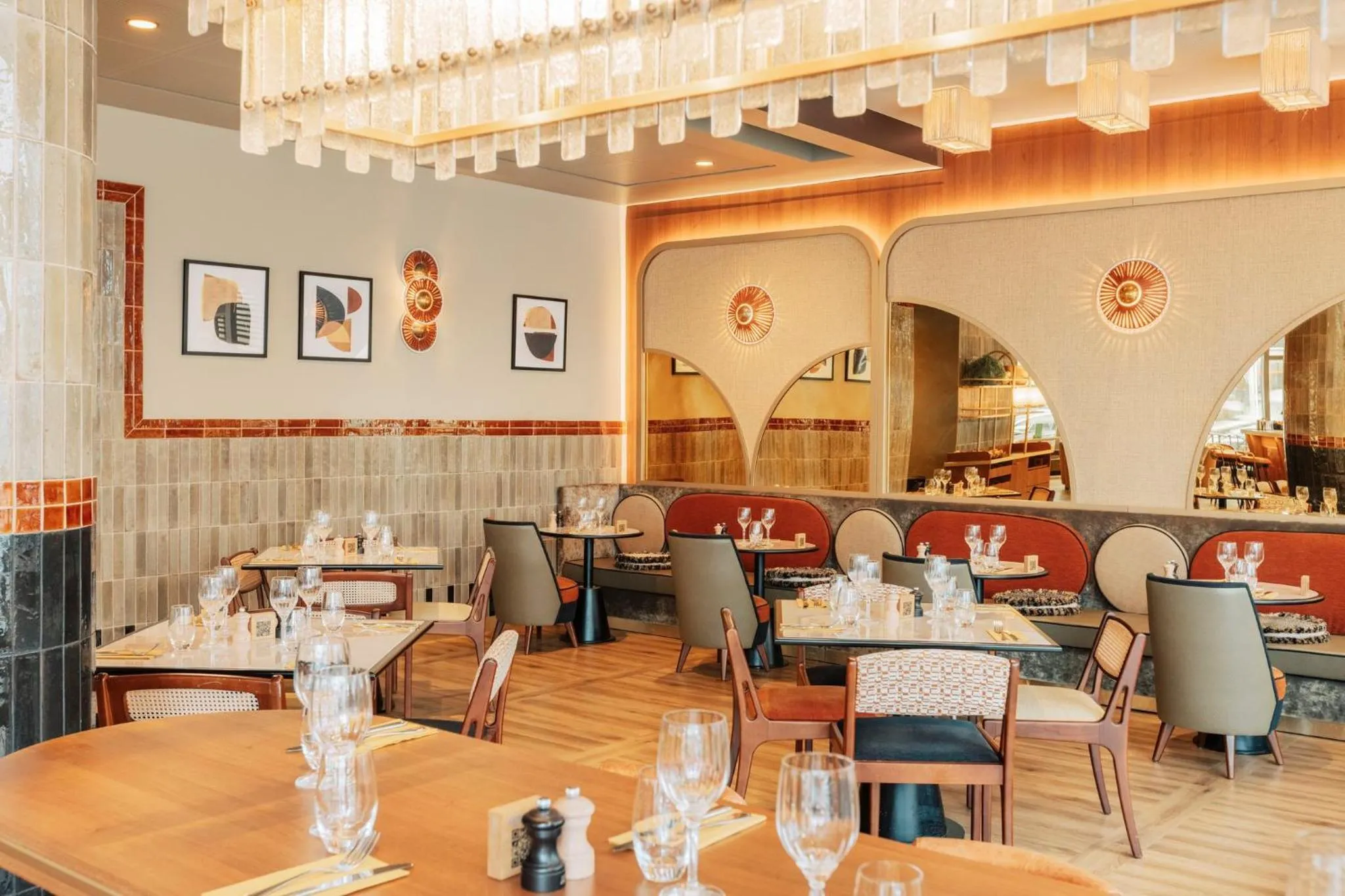 Restaurant/places to eat in Voco Paris - Porte de Clichy