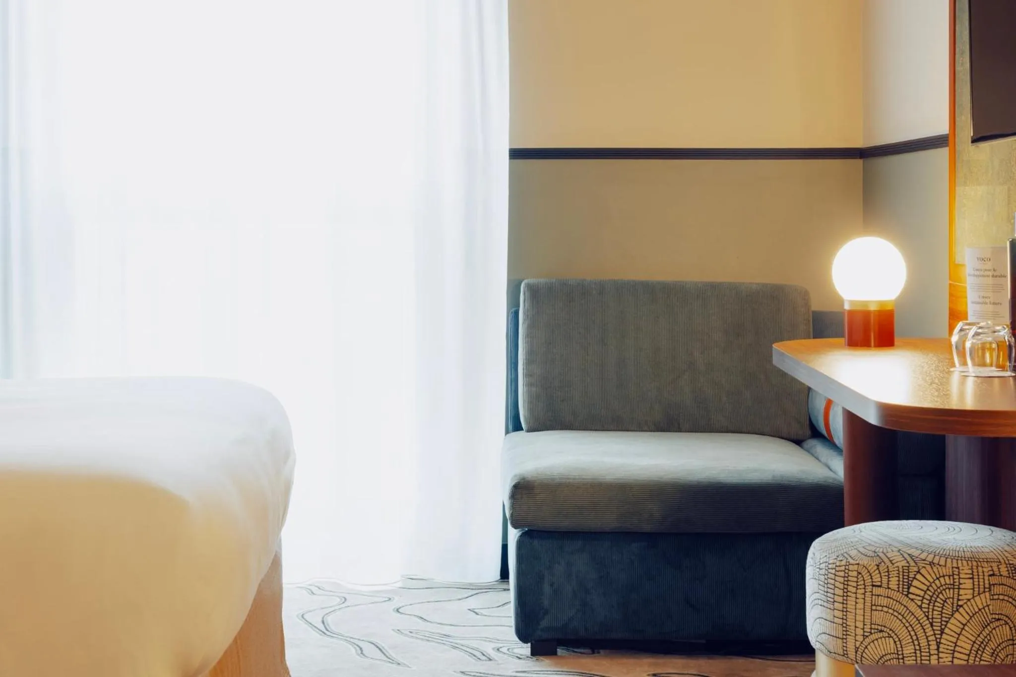 Photo of the whole room, Bed in Voco Paris - Porte de Clichy