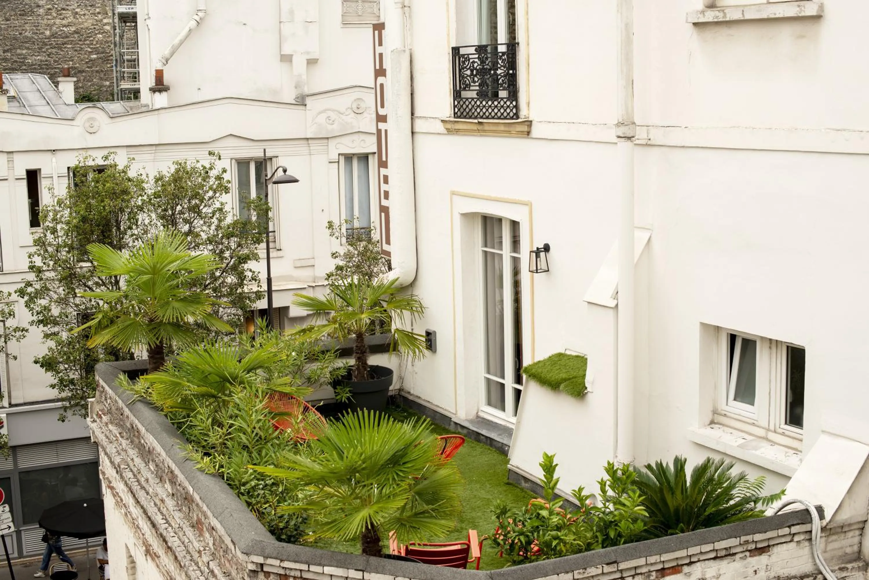 Balcony/Terrace in Hôtel des Batignolles