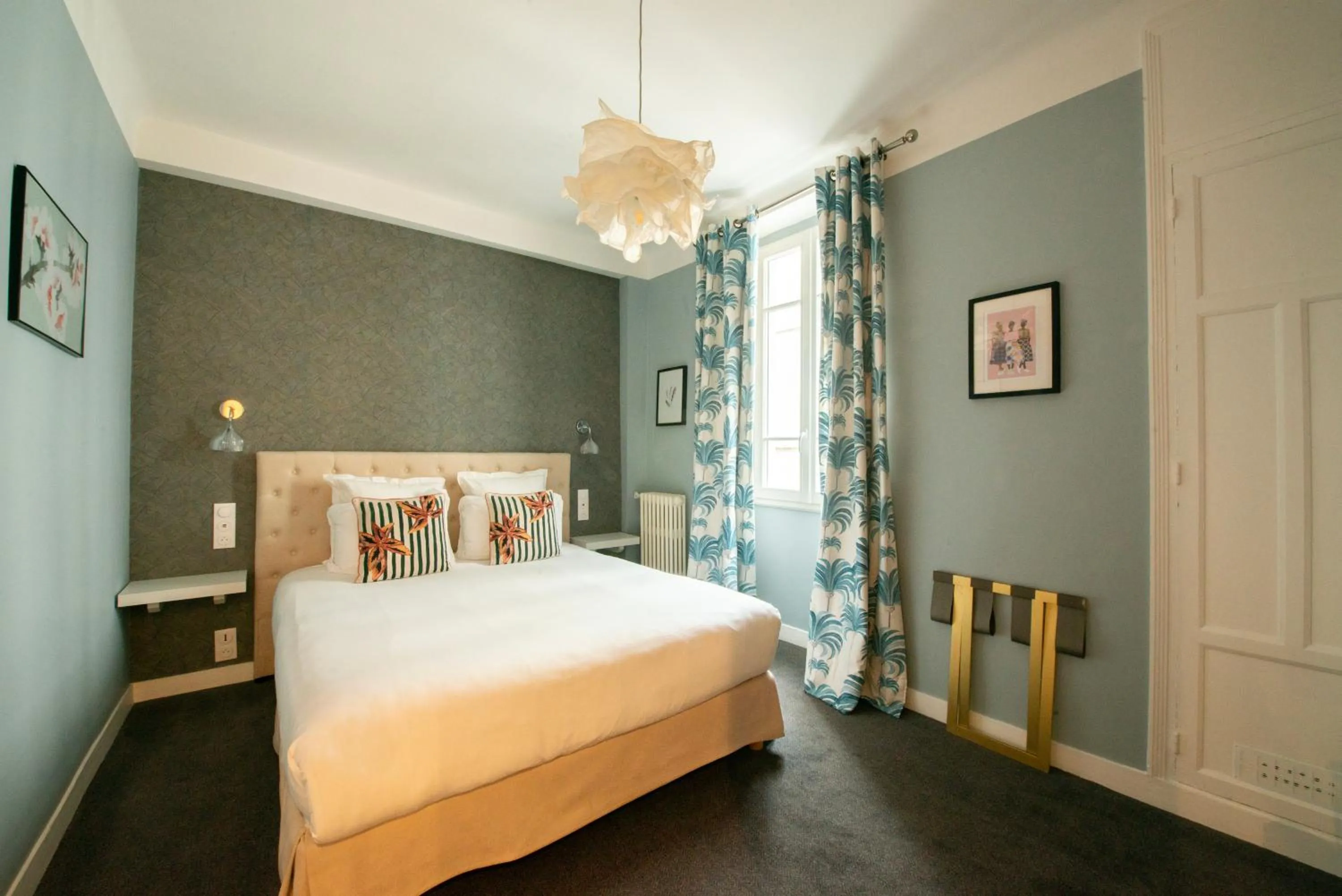 Bedroom in Hôtel des Batignolles