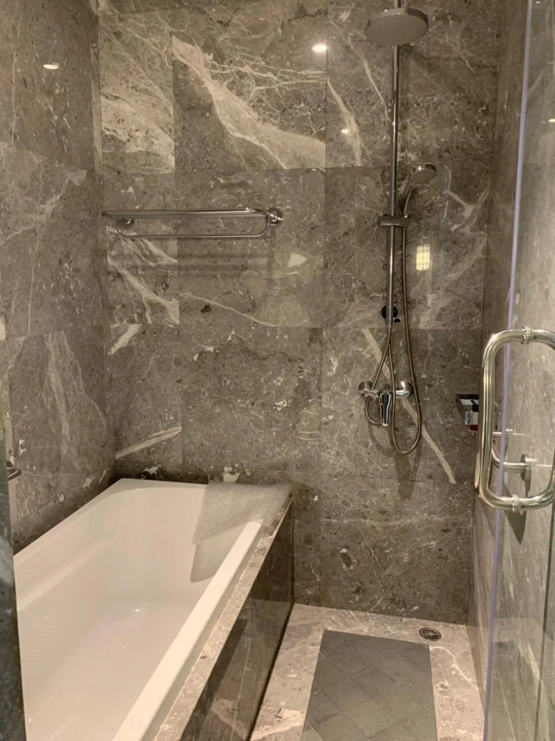 Toilet in Baanrincome