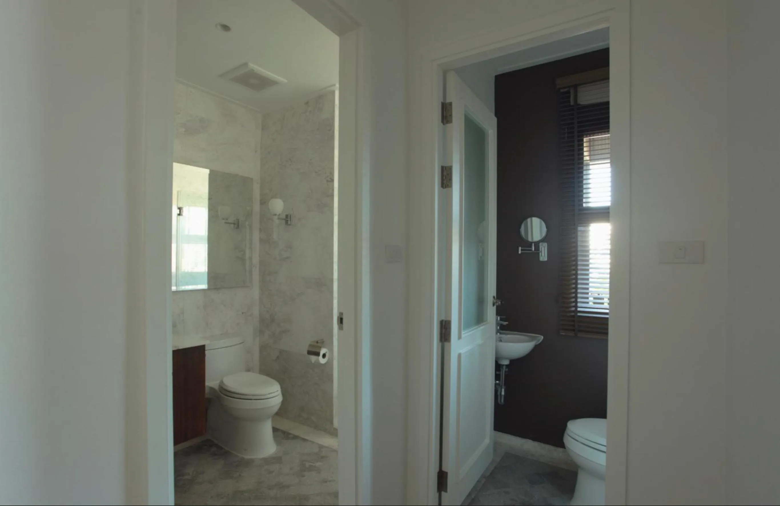 Toilet in Baanrincome