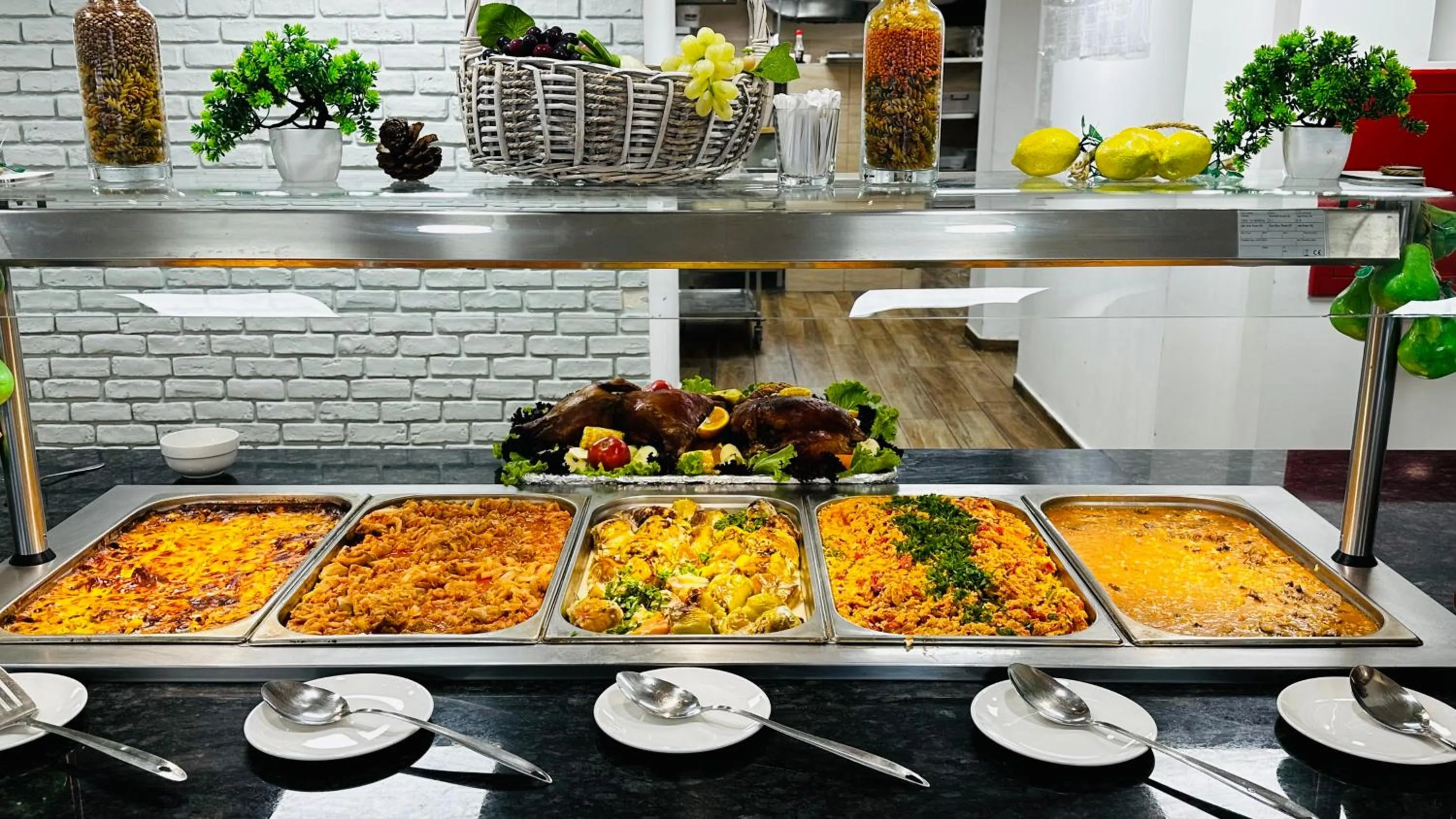 Dinner in Queen Nelly Park