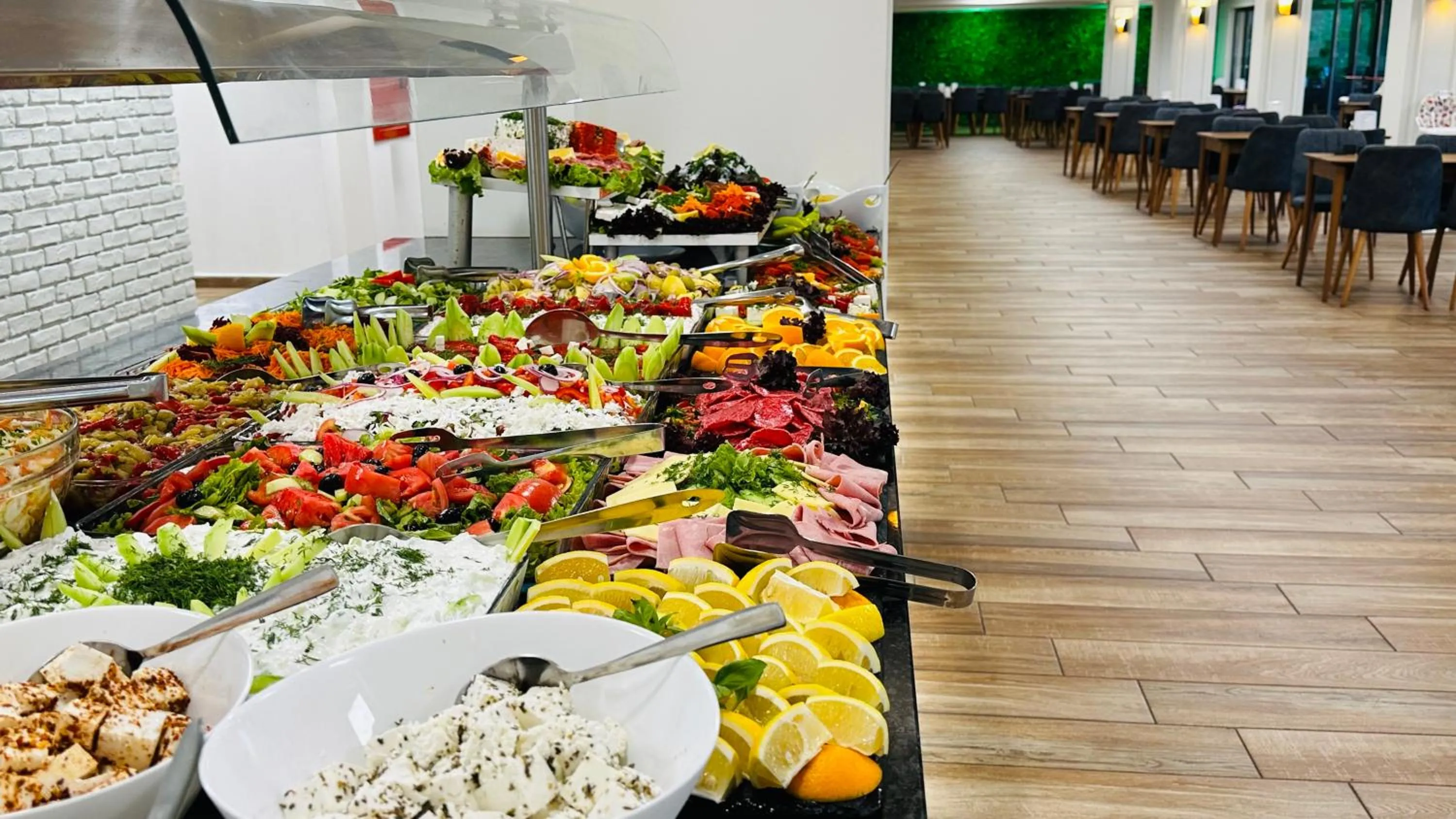 Dinner in Queen Nelly Park