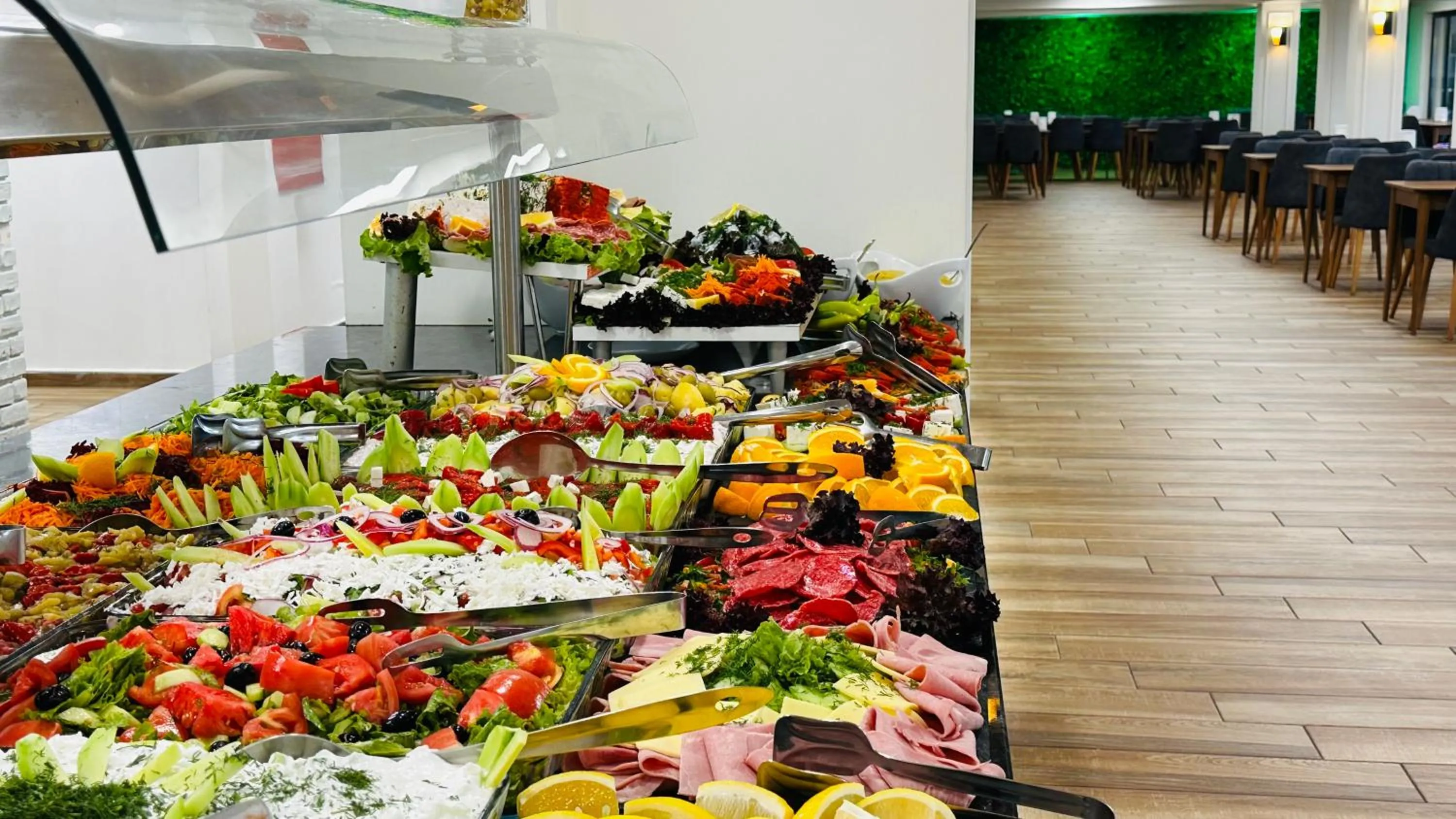 Dinner in Queen Nelly Park