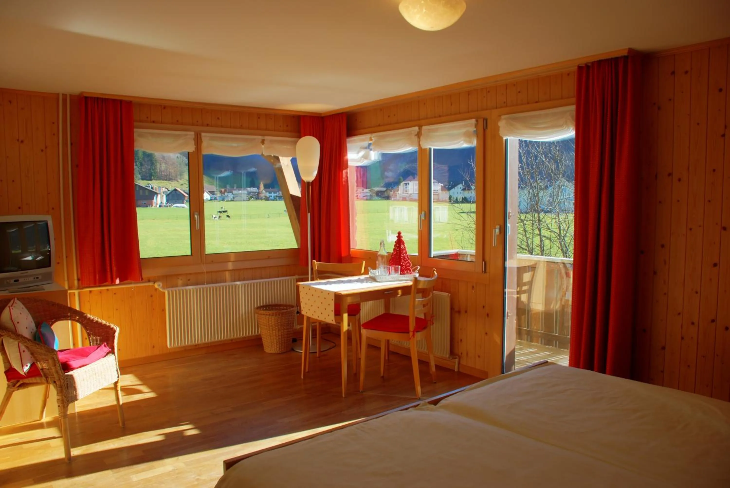 Photo of the whole room, Bed in Hotel Garni Hostatt