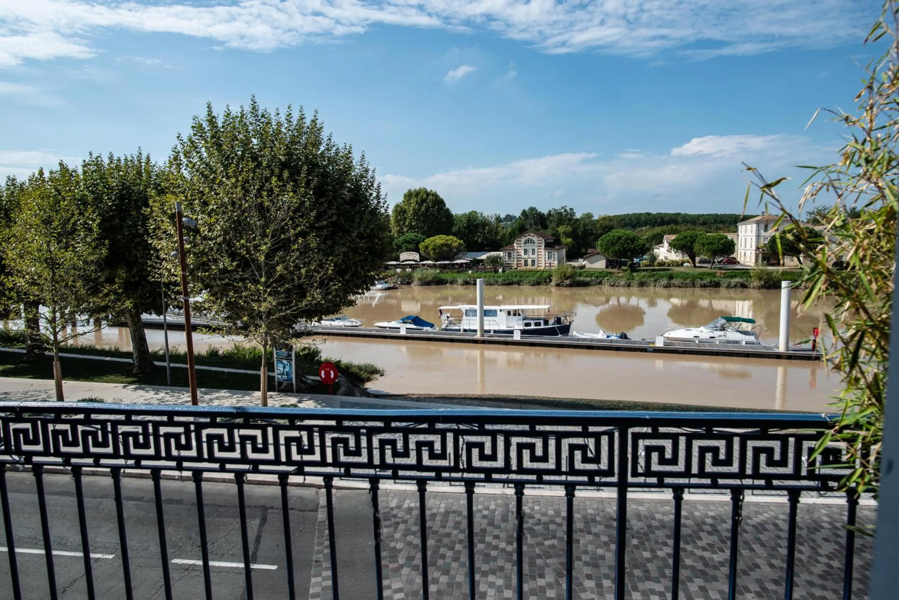 Natural landscape in Logis Hôtel de la Tour Libourne