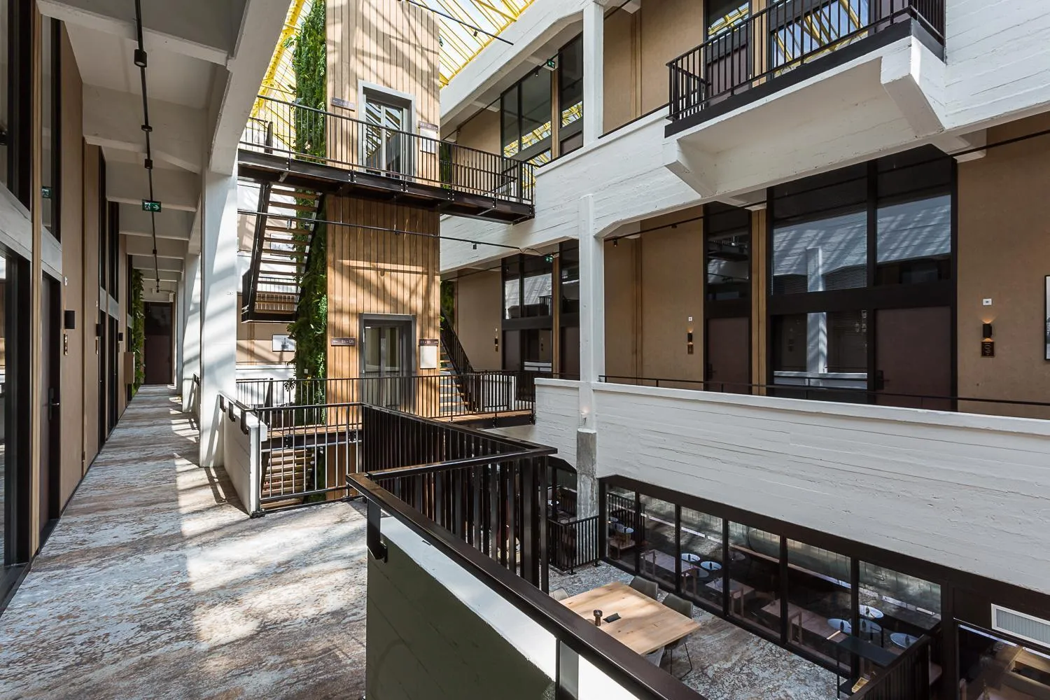 Property building in Hotel de Timmerfabriek I Kloeg Collection