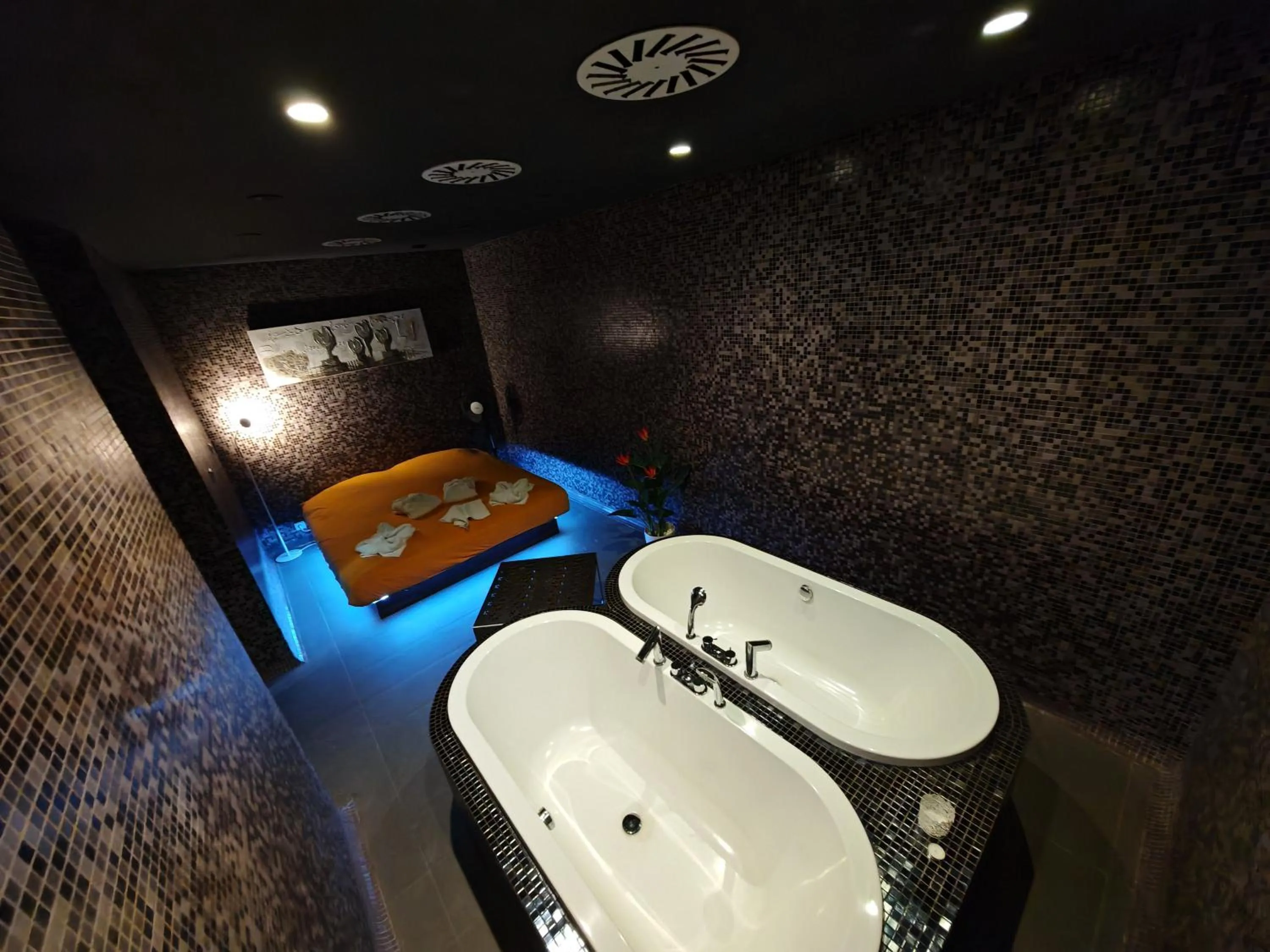 Bath in Hotel Rajská zahrada