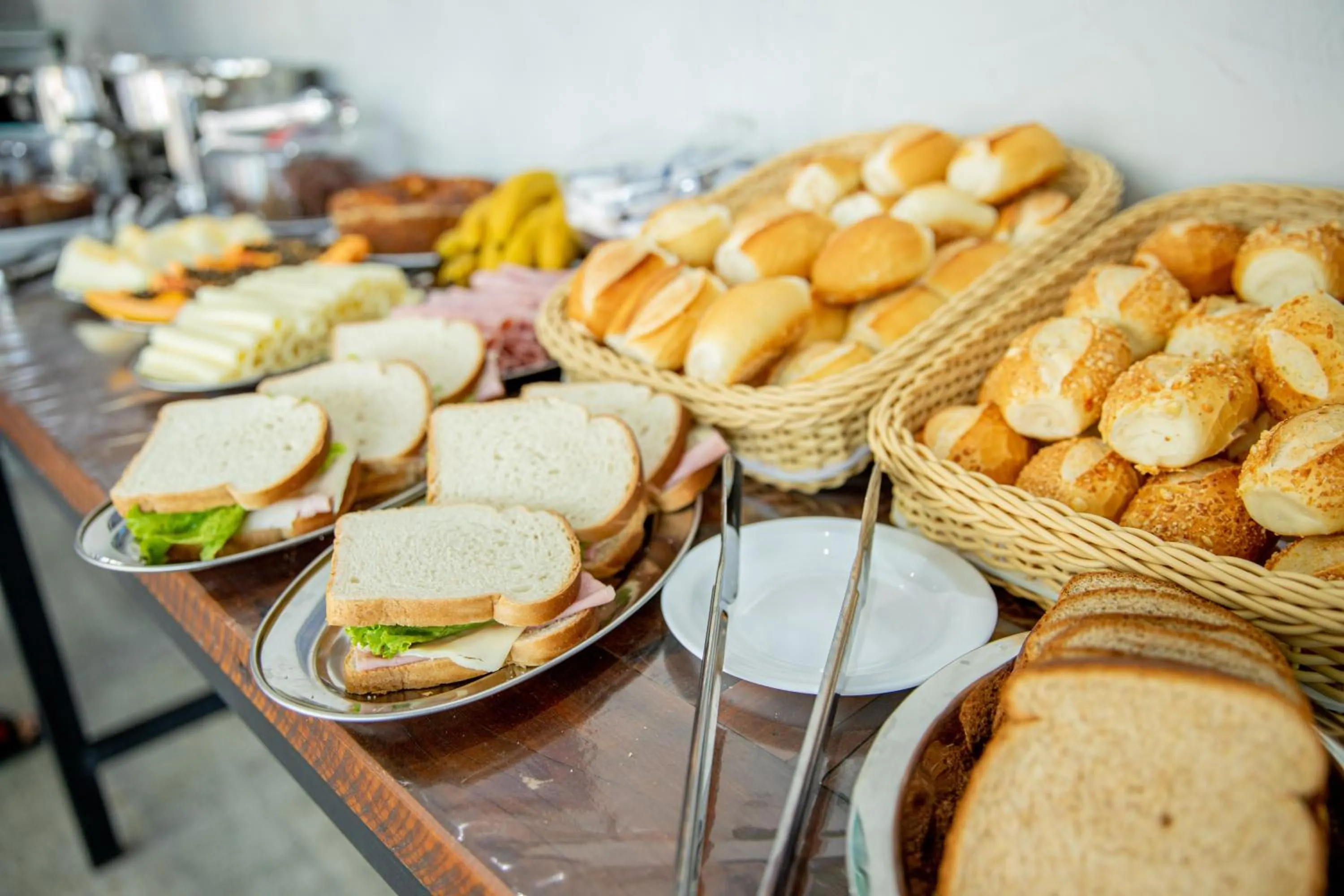 Breakfast in Pousada Cadiz - Piscina Climatizada