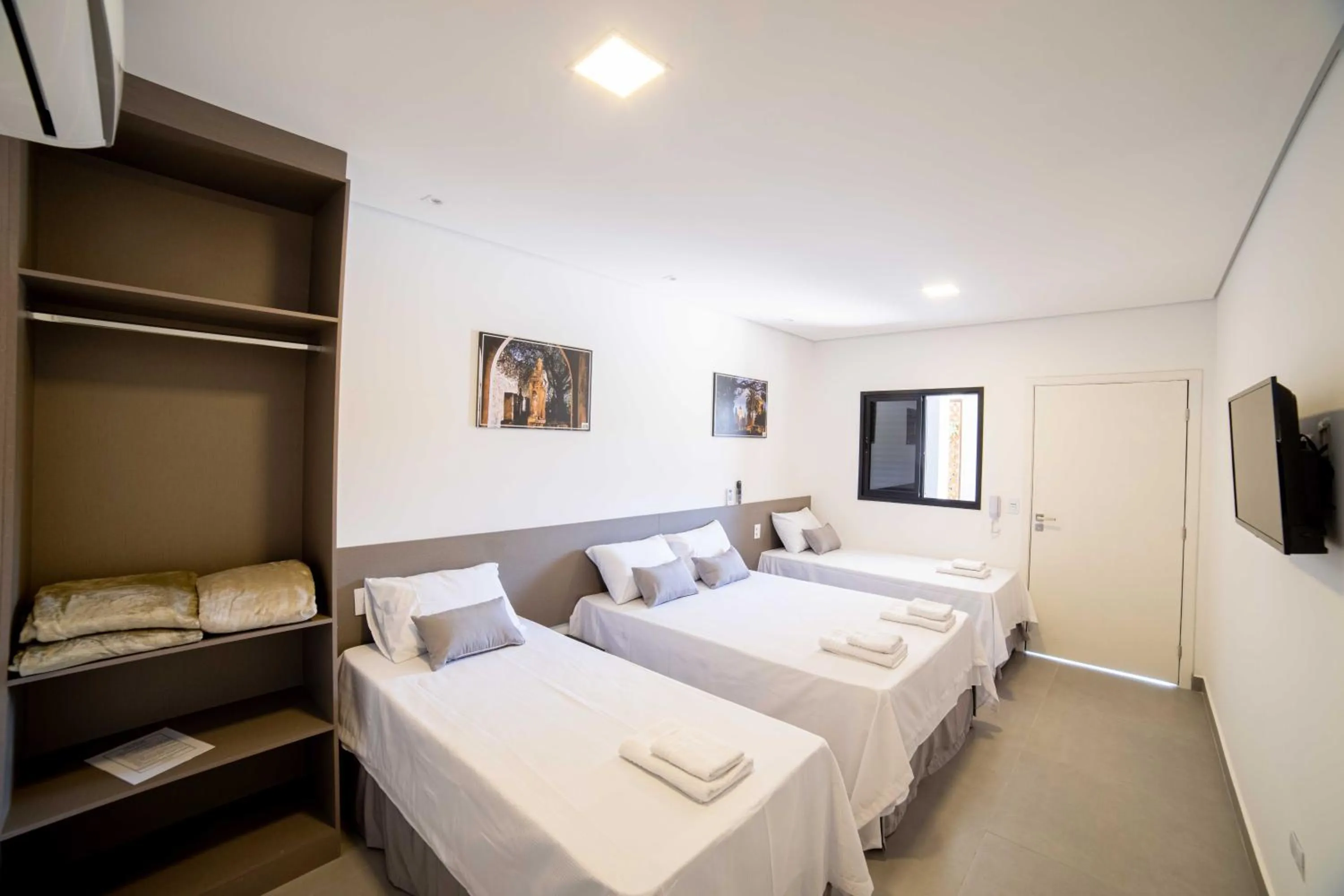 Photo of the whole room, Bed in Pousada Cadiz - Piscina Climatizada