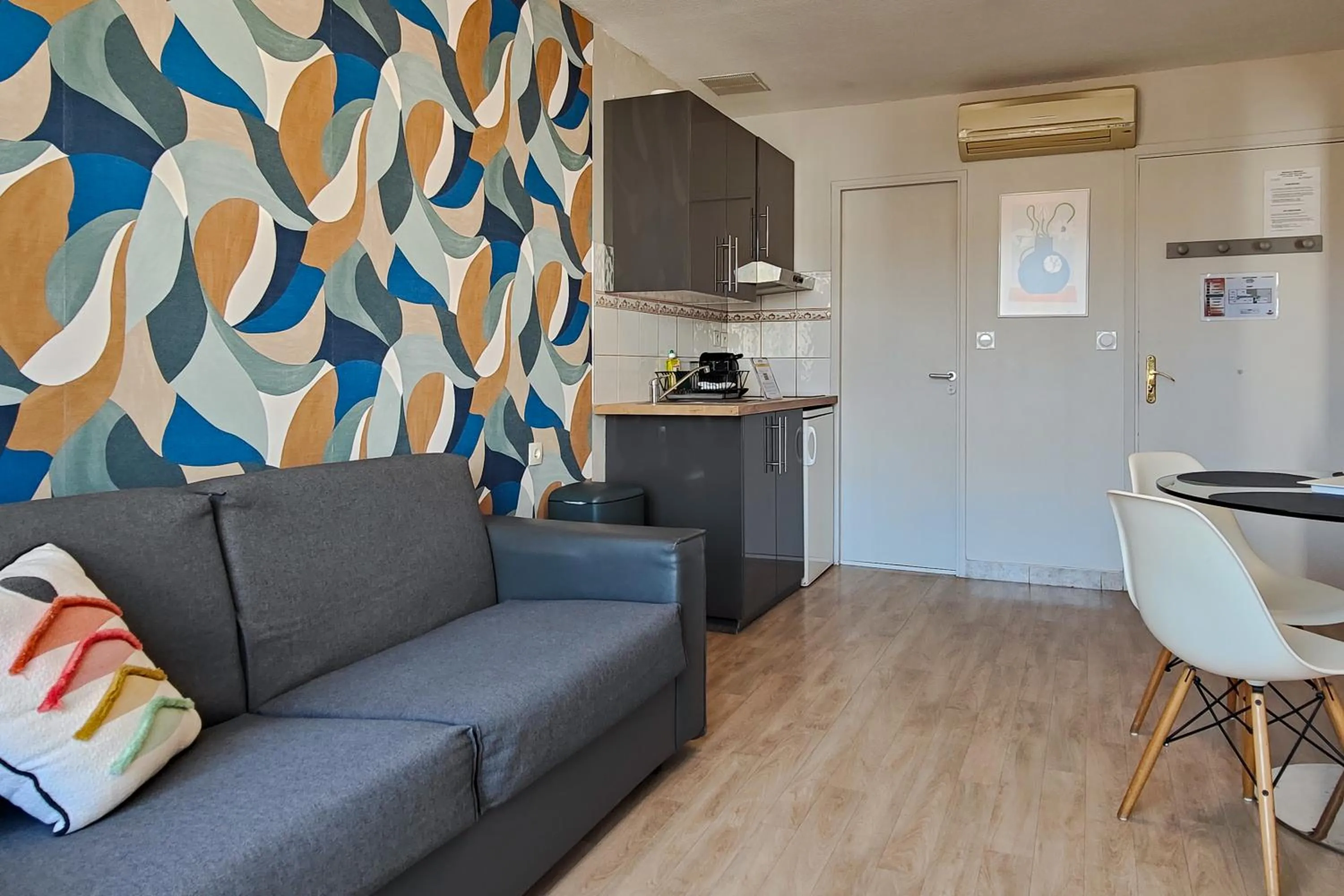 Seating area in Aparthotel AMMI Nice Massena - ex Ajoupa