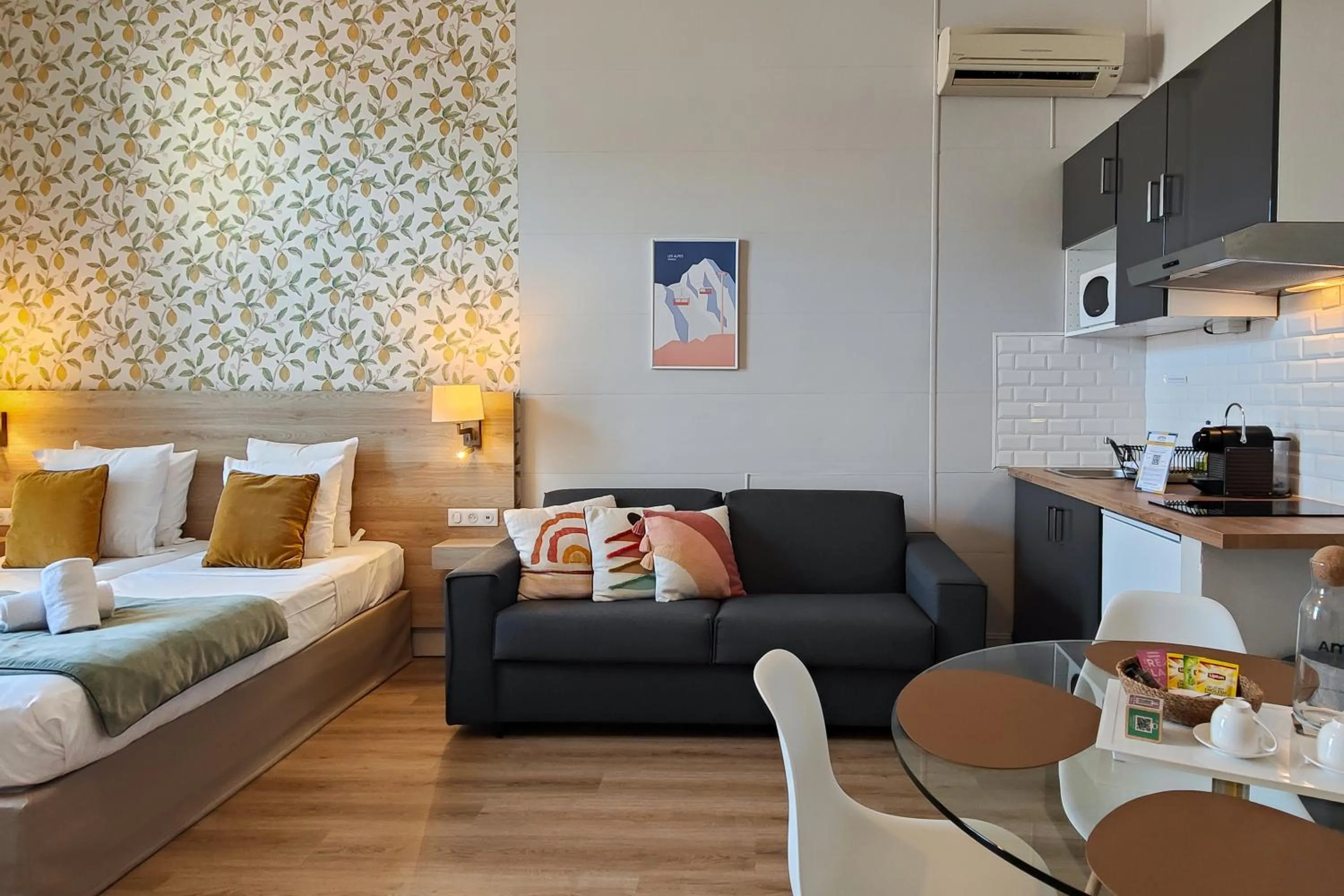 Photo of the whole room, Bed in Aparthotel AMMI Nice Massena - ex Ajoupa