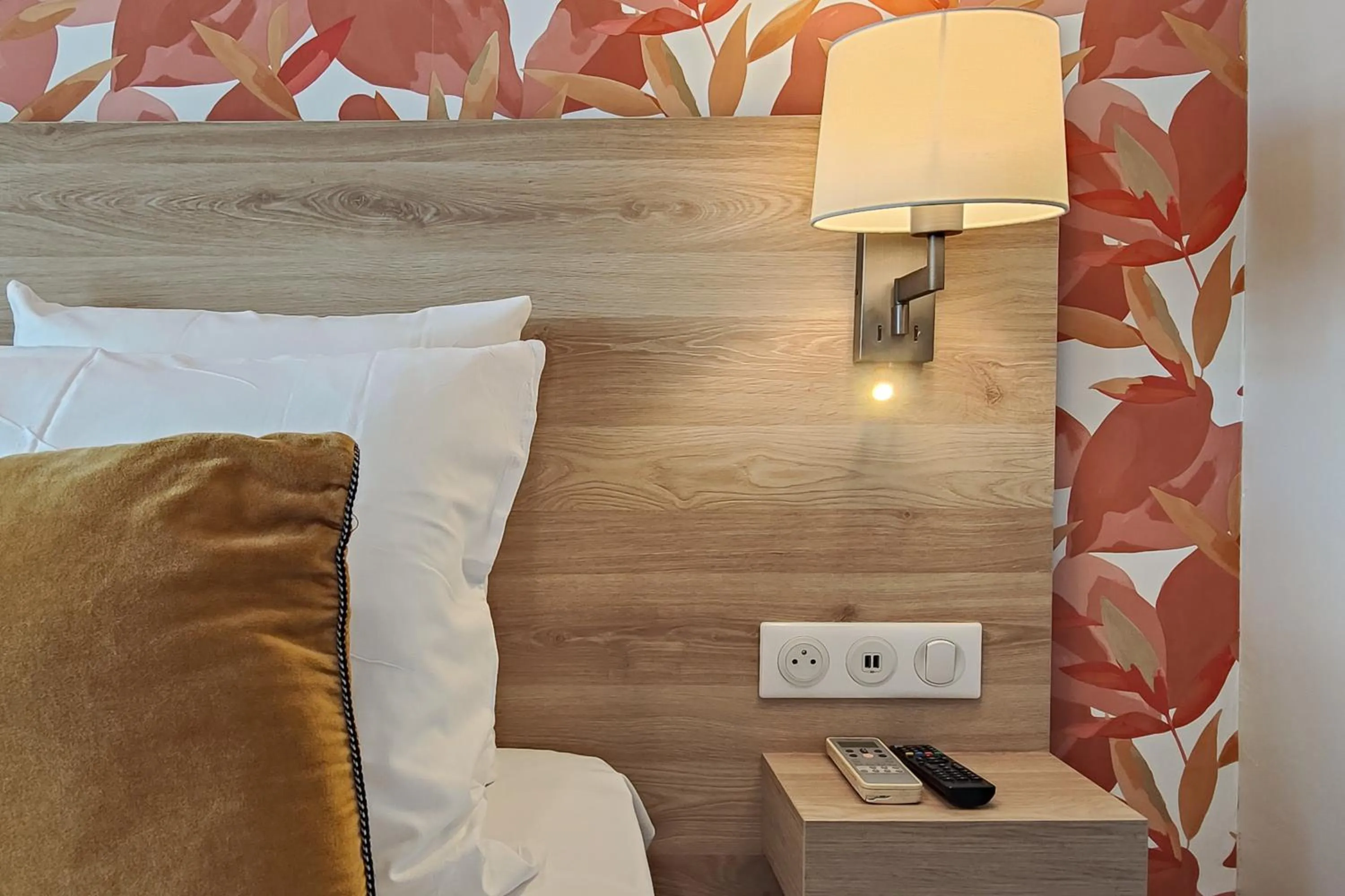 Bed in Aparthotel AMMI Nice Massena - ex Ajoupa