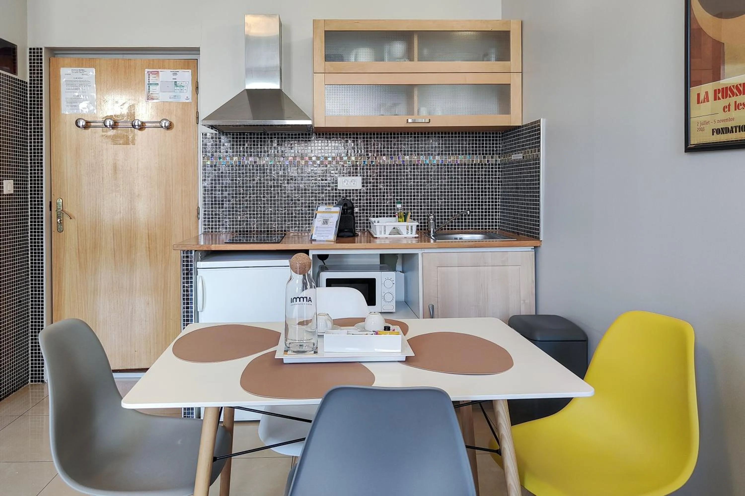 Dining area in Aparthotel AMMI Nice Massena - ex Ajoupa