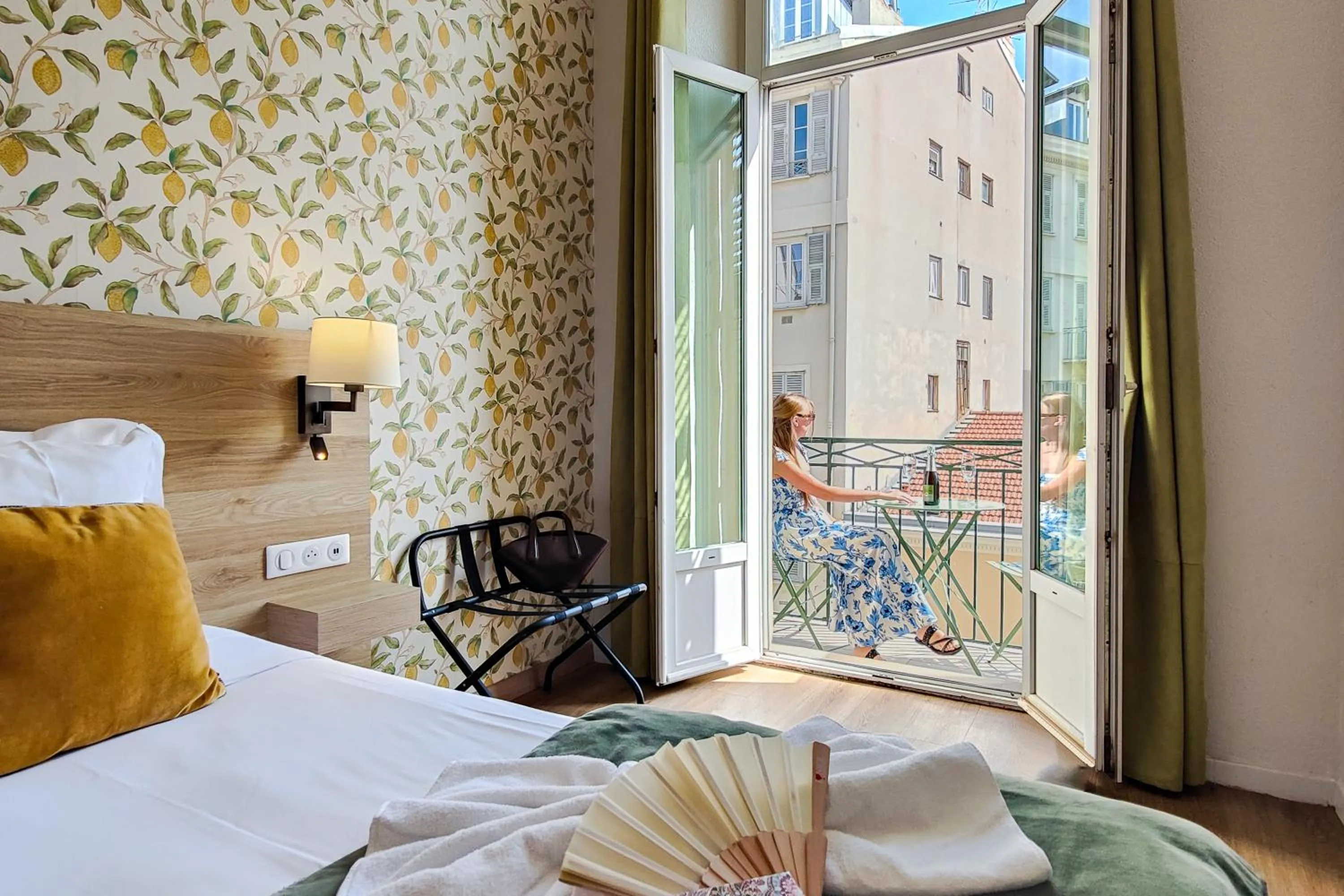 Balcony/Terrace, Bed in Aparthotel AMMI Nice Massena - ex Ajoupa