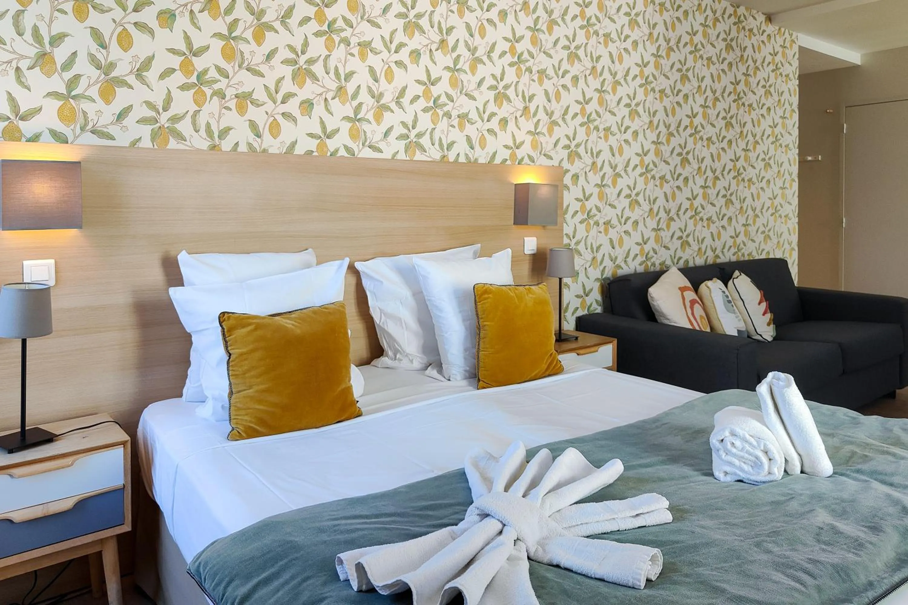 Bed in Aparthotel AMMI Nice Massena - ex Ajoupa