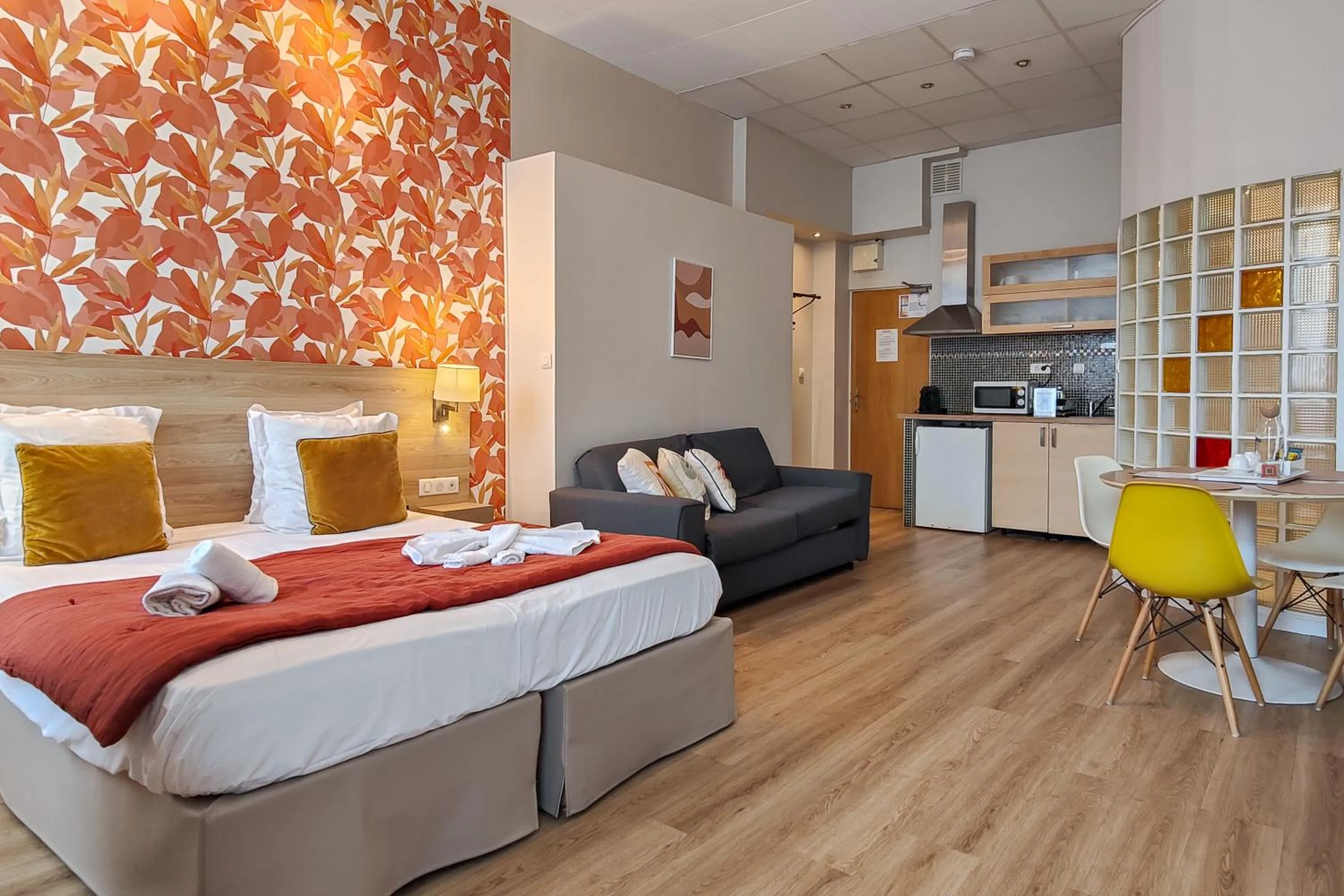 Photo of the whole room, Bed in Aparthotel AMMI Nice Massena - ex Ajoupa