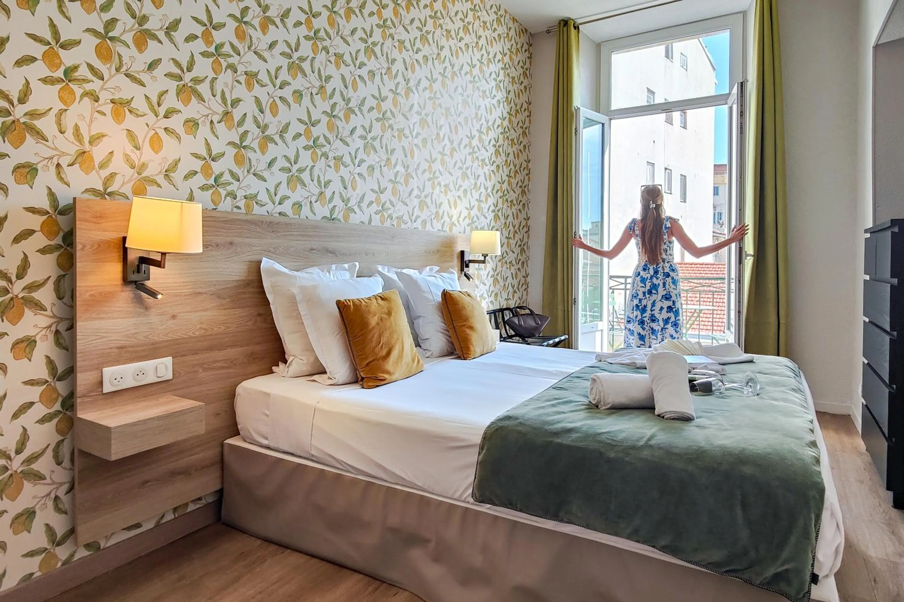 Bed in Aparthotel AMMI Nice Massena - ex Ajoupa