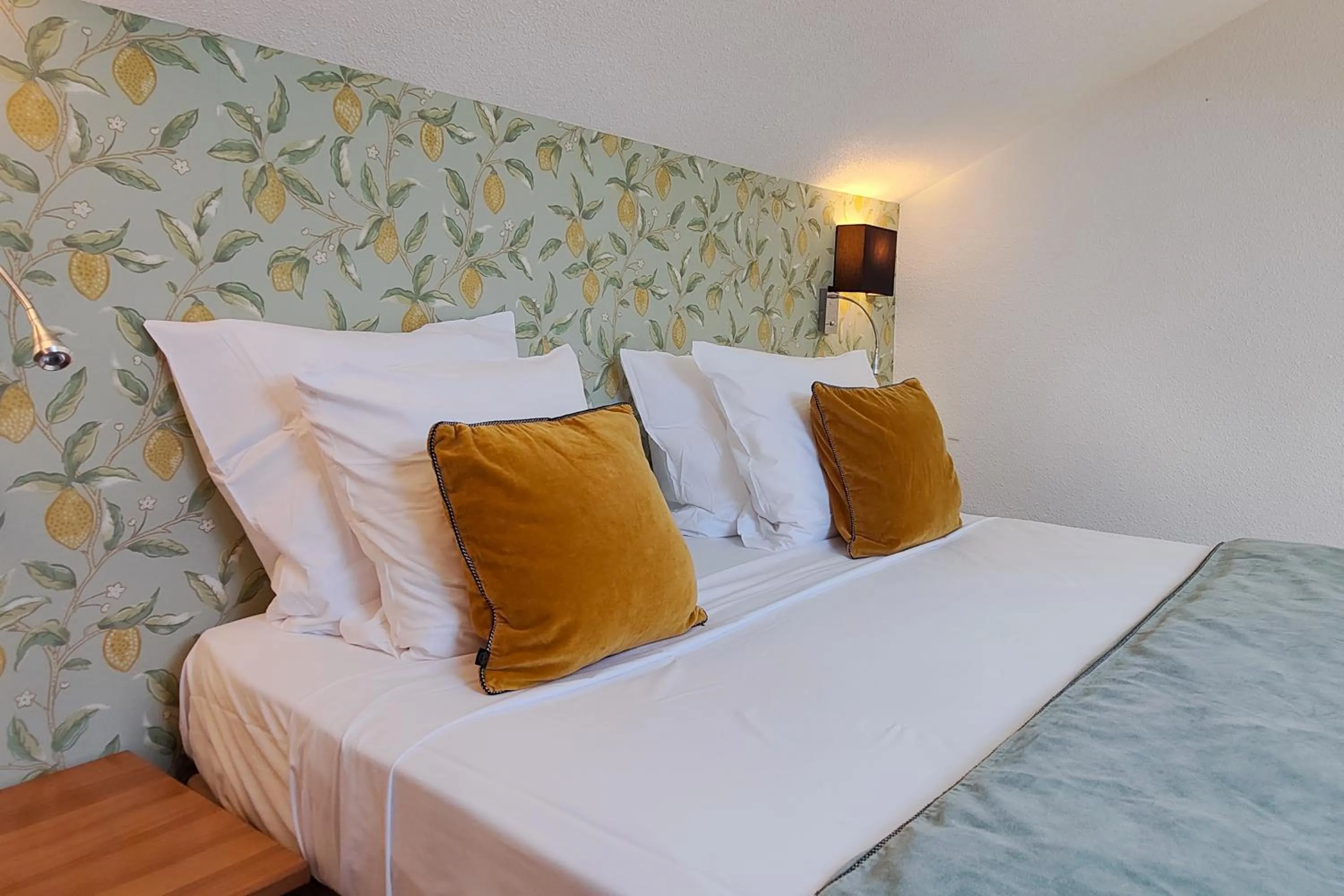 Bedroom, Bed in Aparthotel AMMI Nice Massena - ex Ajoupa