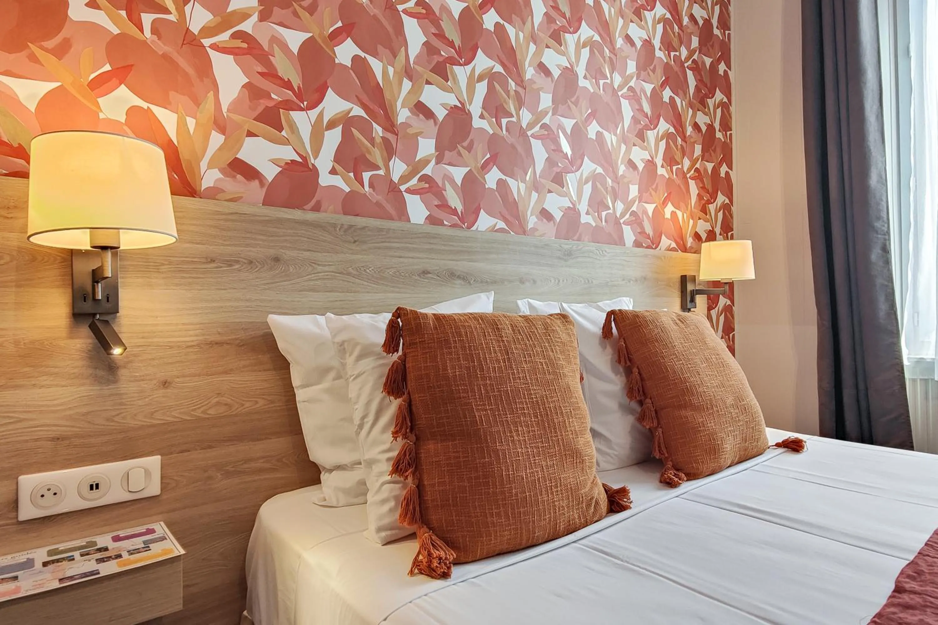 Bed in Aparthotel AMMI Nice Massena - ex Ajoupa