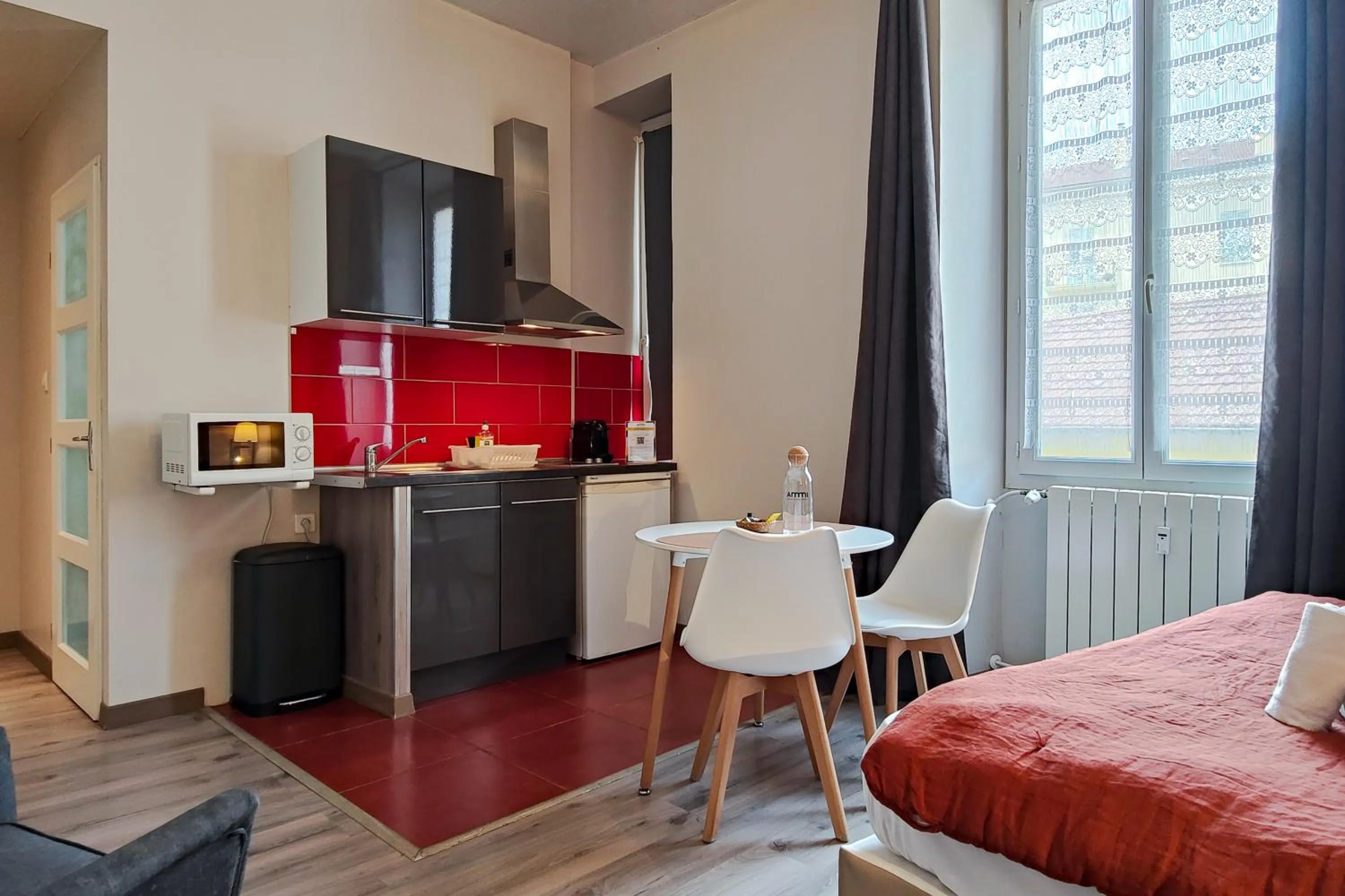 Dining area, Bed in Aparthotel AMMI Nice Massena - ex Ajoupa